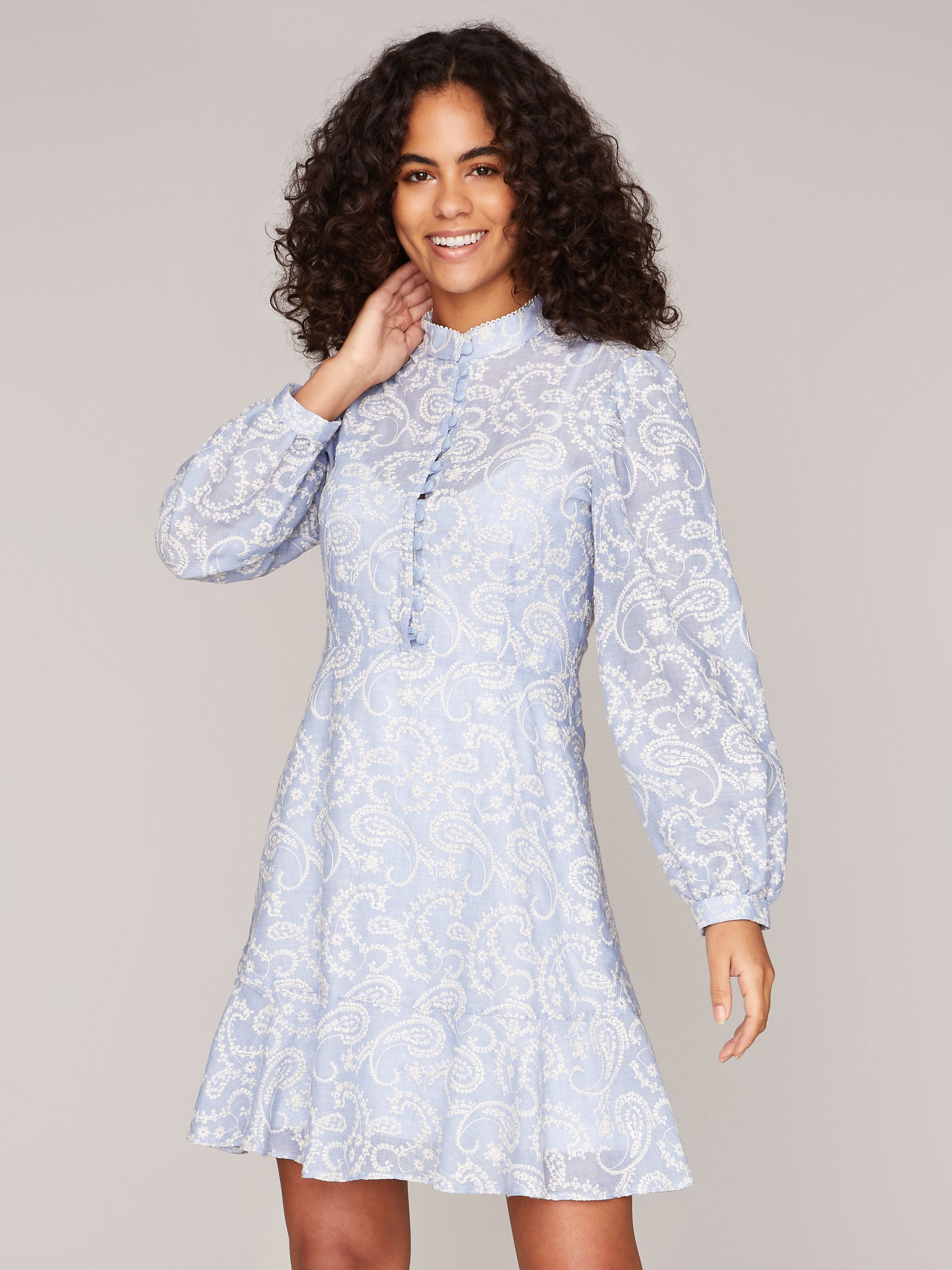 Blau-Weißes Kleid aus Lochspitze