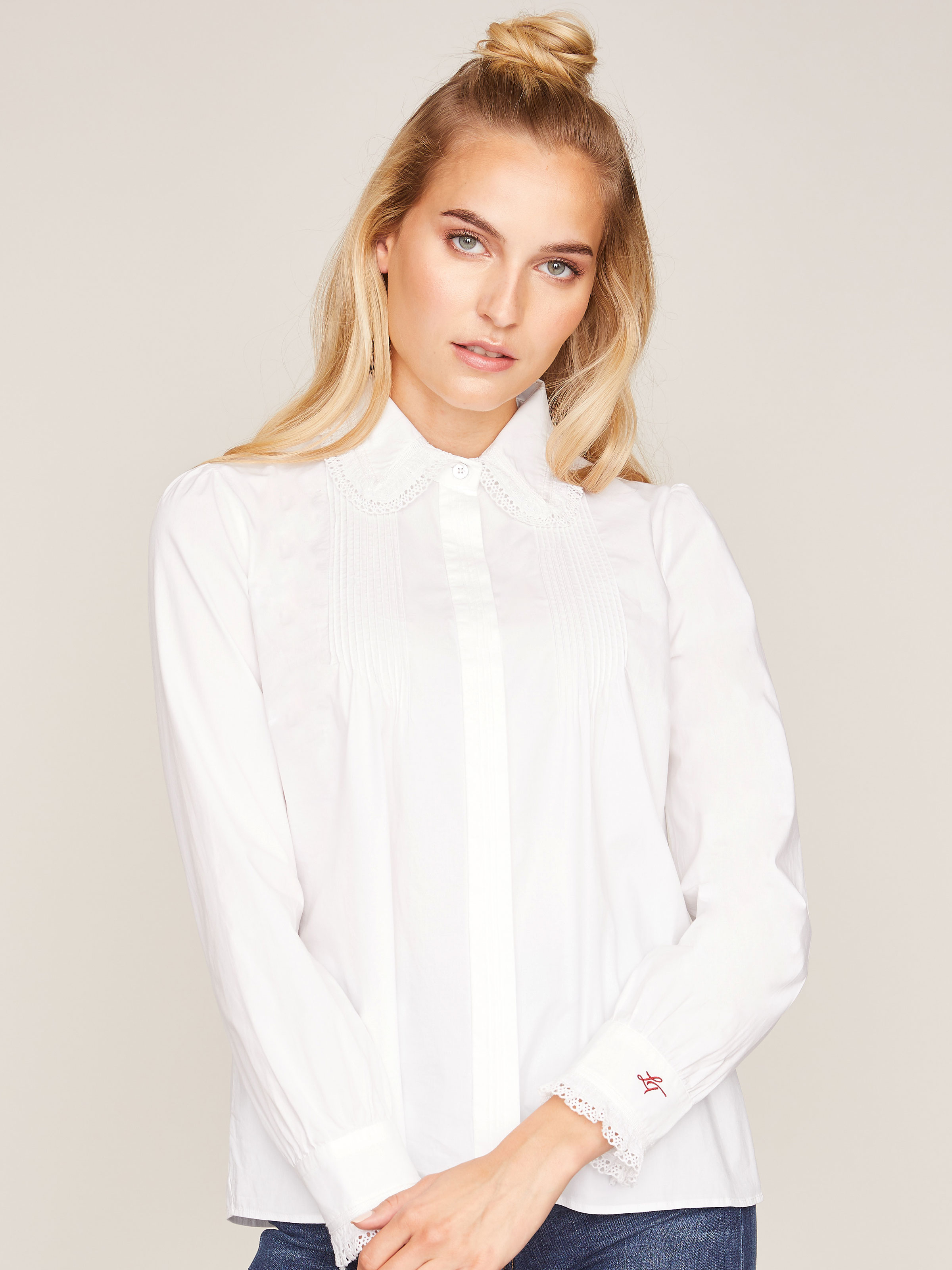 Weiße Bluse