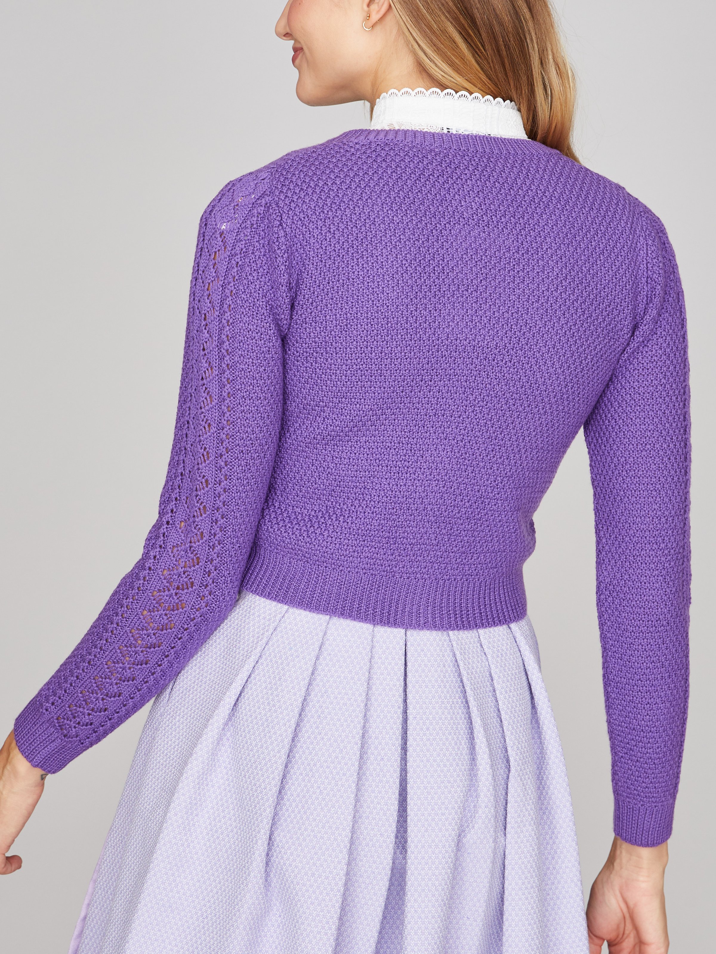 Strickjacke in Violett Strickjacke in Violett