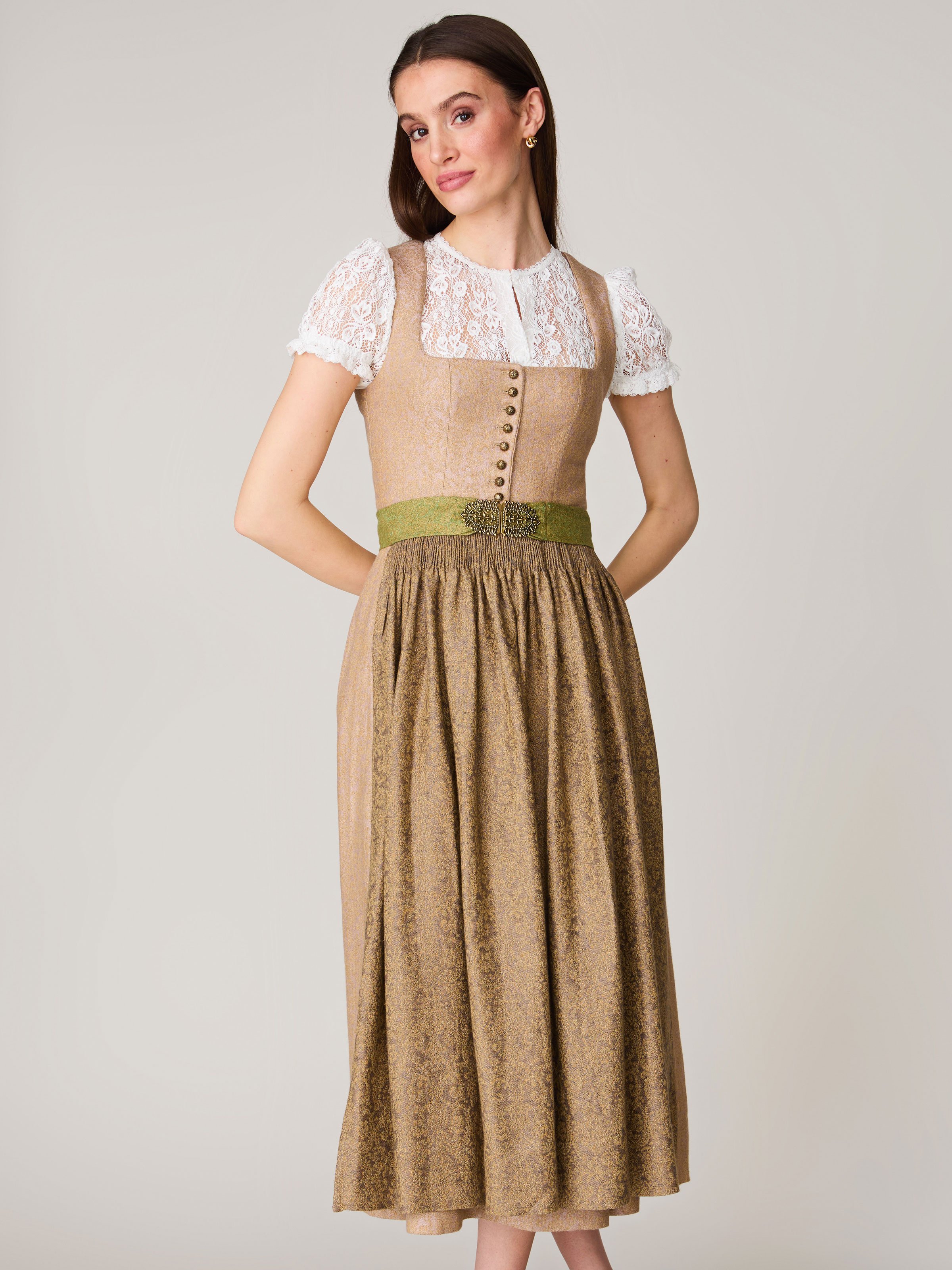 Dinrdl in altrosa mit floralem Muster