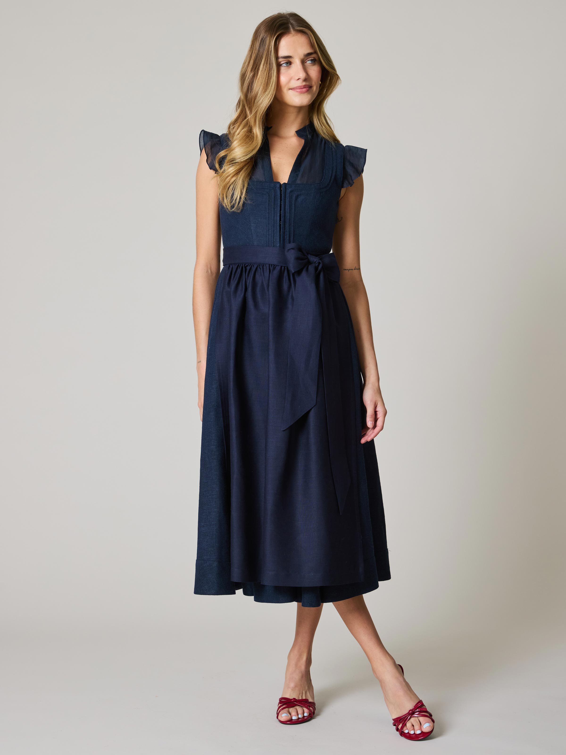 Dirndl in Dunkelblau mit Schnursteppung