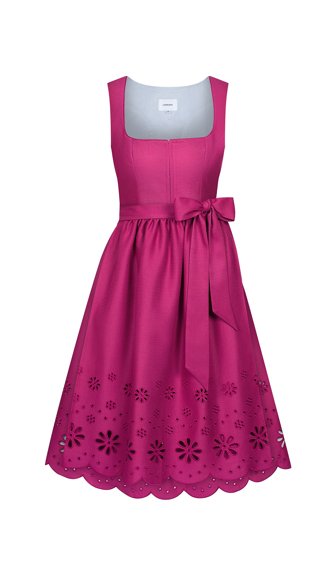 Pinkes Dirndl mit Lochspitze am Rock