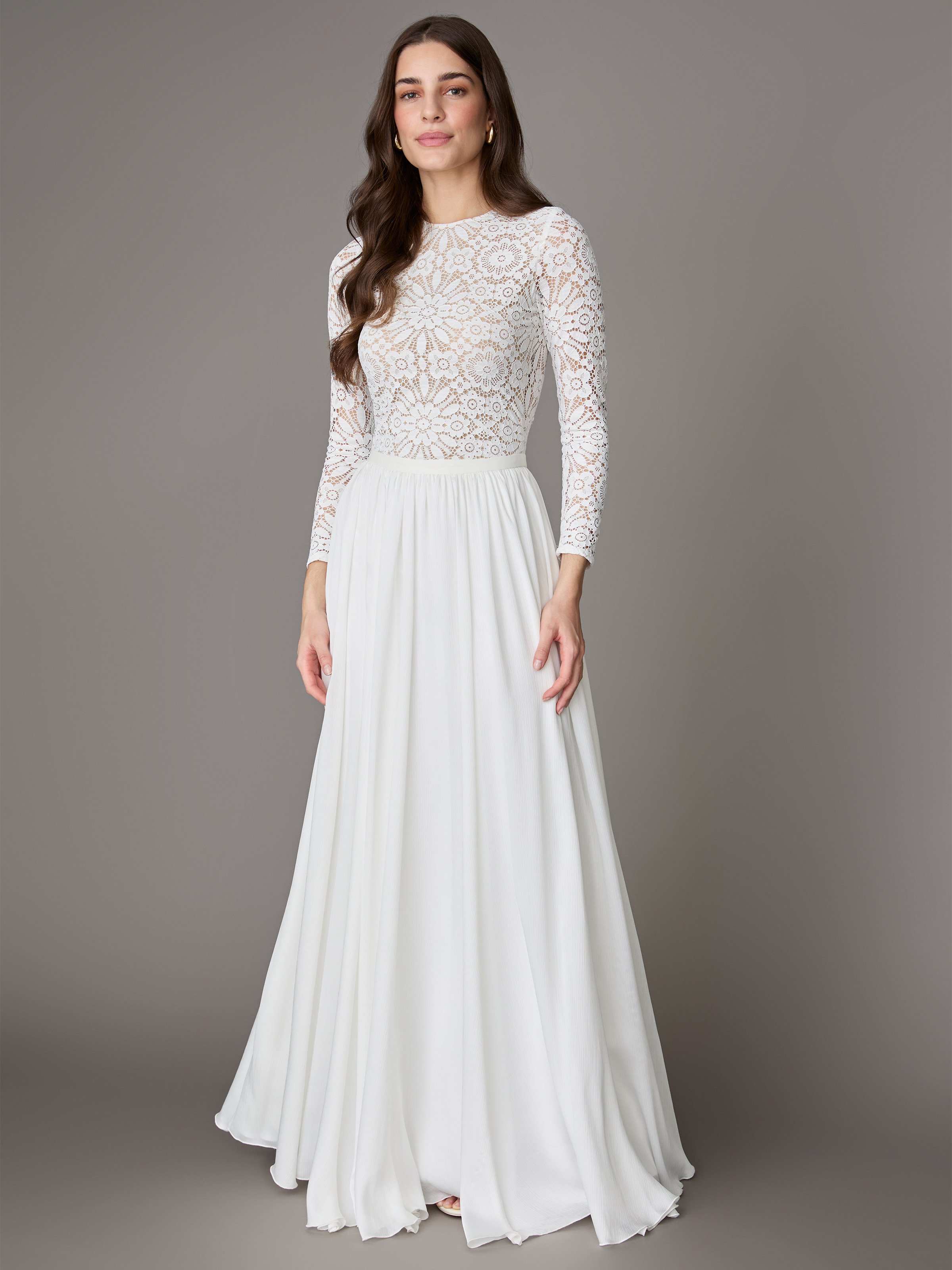 Brautkleid mit langarm Spitzenoberteil 