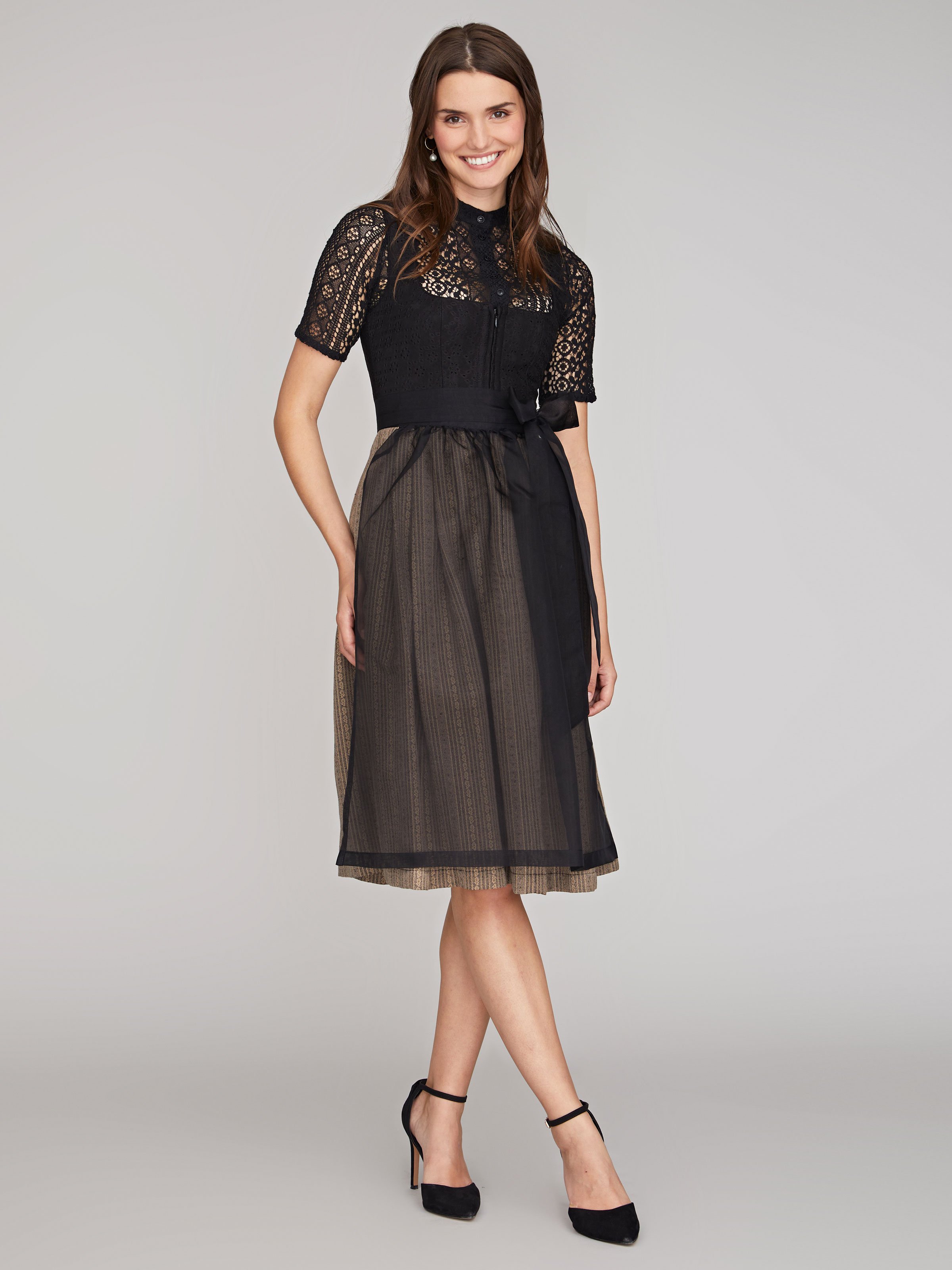 Material-Mix Dirndl mit zwei Schürzen Material-Mix Dirndl mit zwei Schürzen