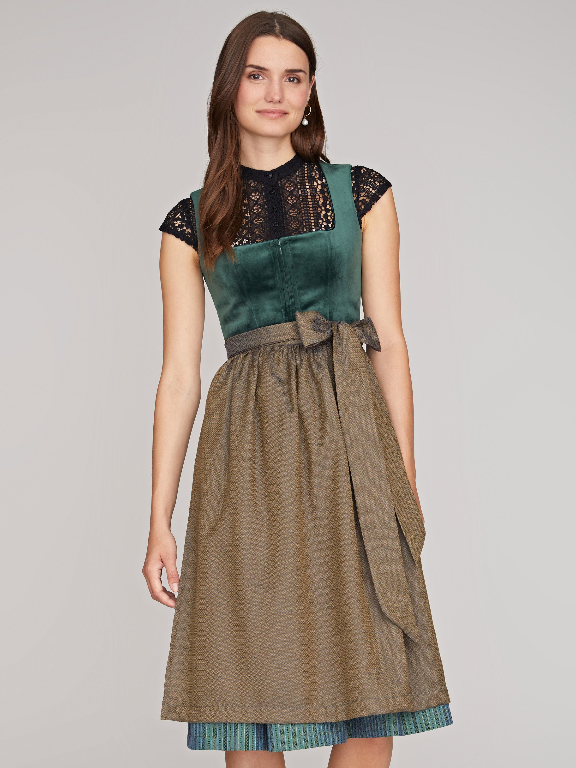 Dunkelgrünes Dirndl Dunkelgrünes Dirndl
