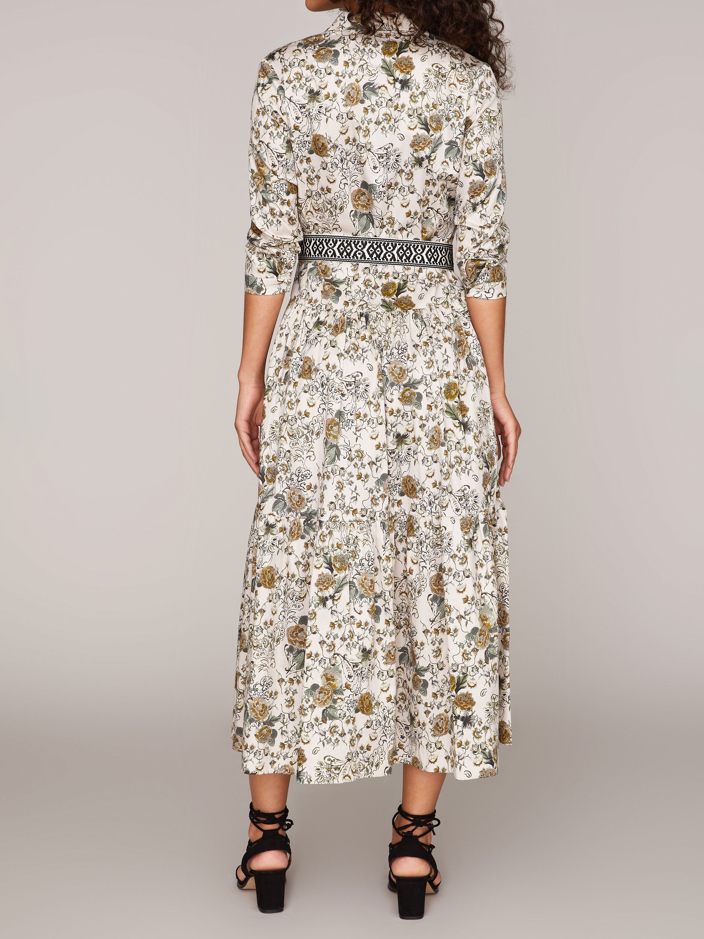 Geblümtes Kleid mit Taillengürtel Geblümtes Kleid mit Taillengürtel