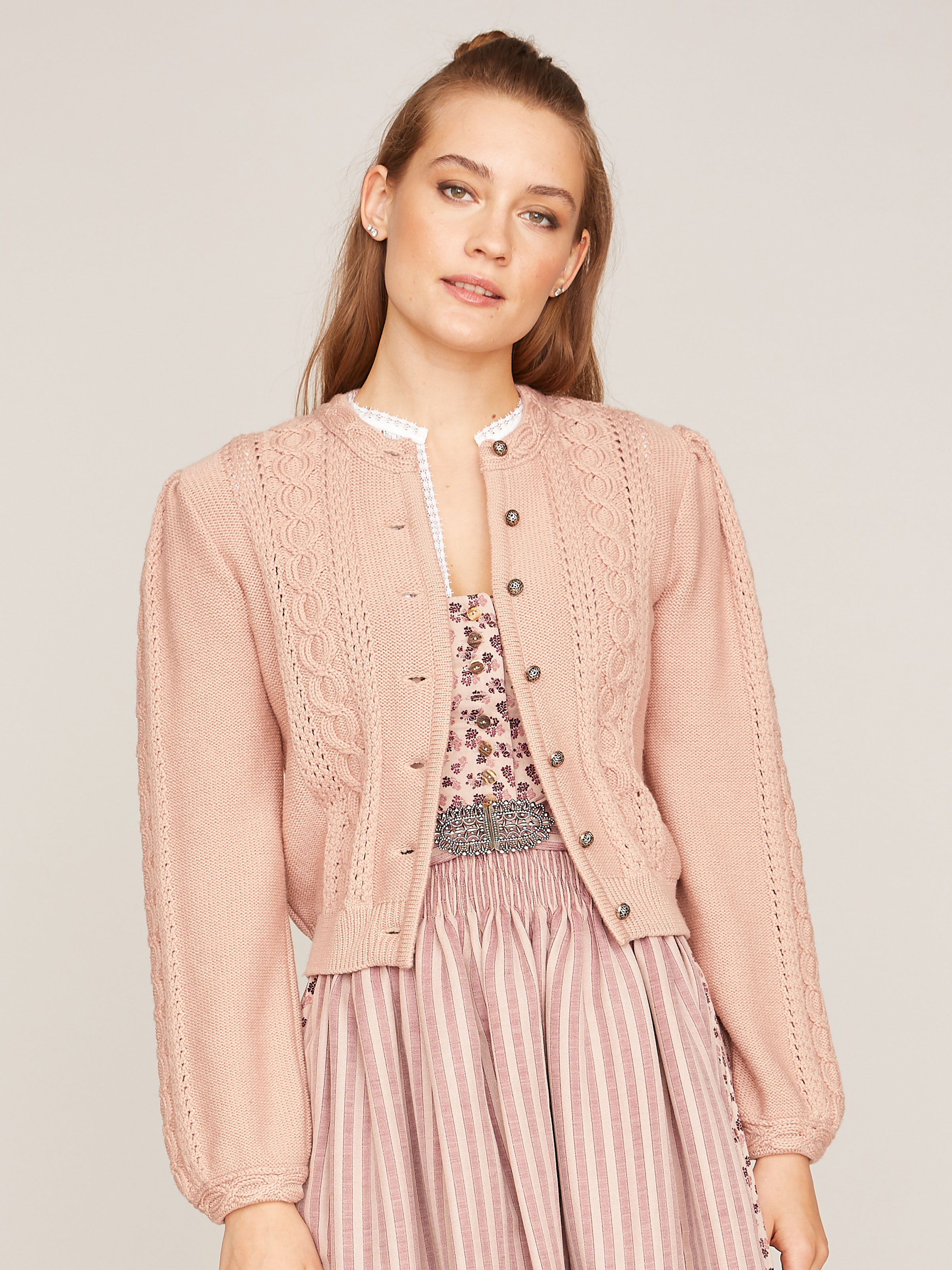 Oversized Strickjacke in sanftem Apricot Oversized Strickjacke in sanftem Apricot