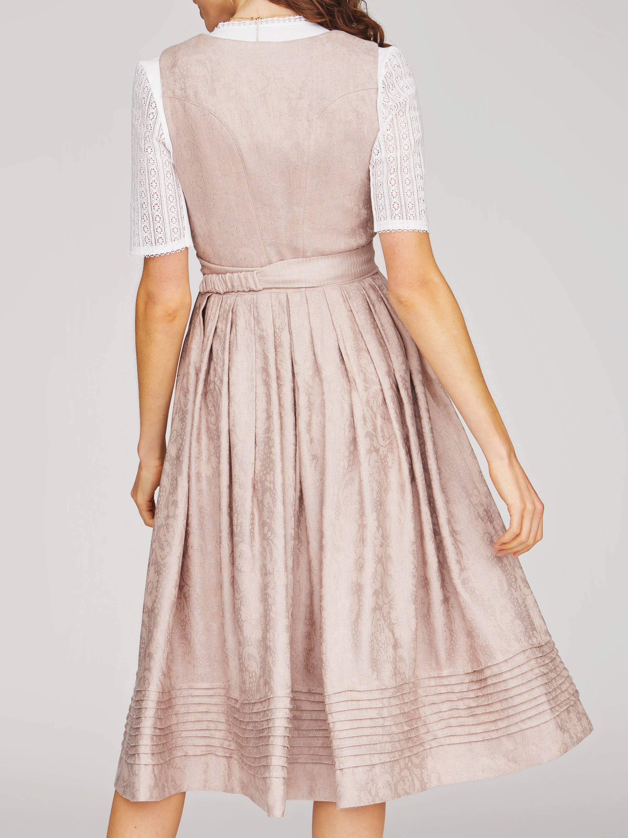 Hellrosafarbenes Dirndl Hellrosafarbenes Dirndl