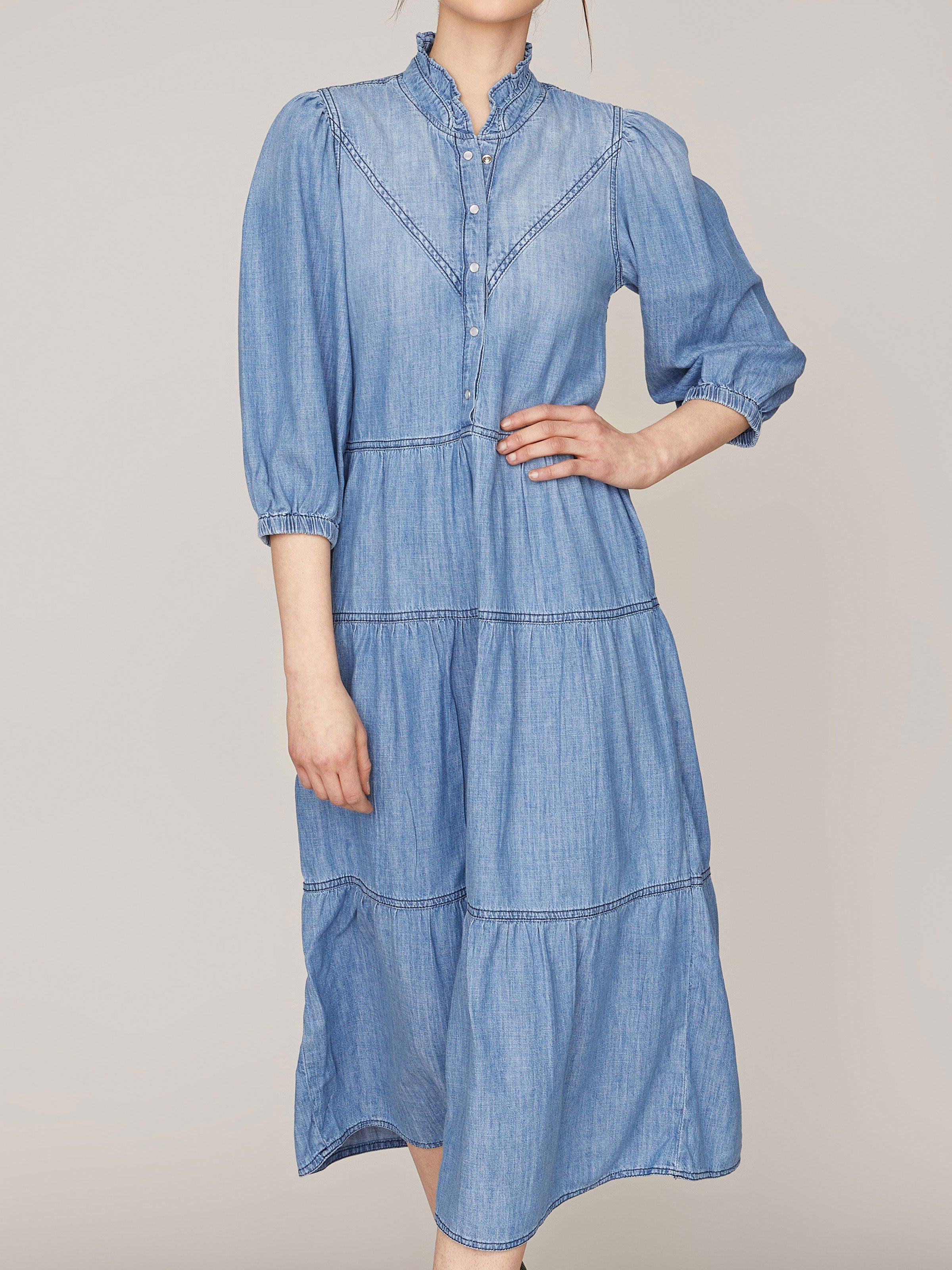 Langes Kleid in Denim-Optik Langes Kleid in Denim-Optik