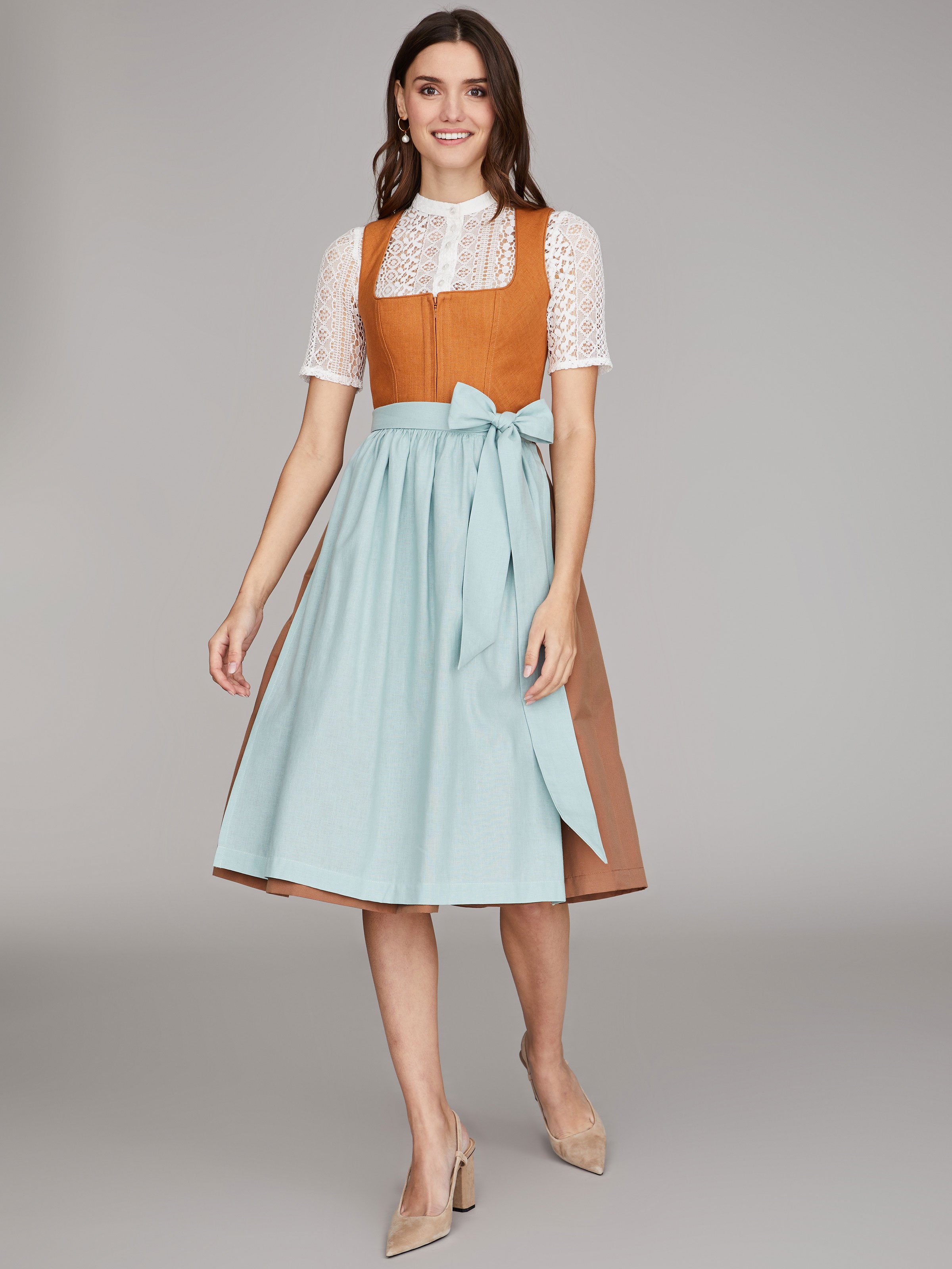 Rostbraunes Balkonett-Dirndl Rostbraunes Balkonett-Dirndl