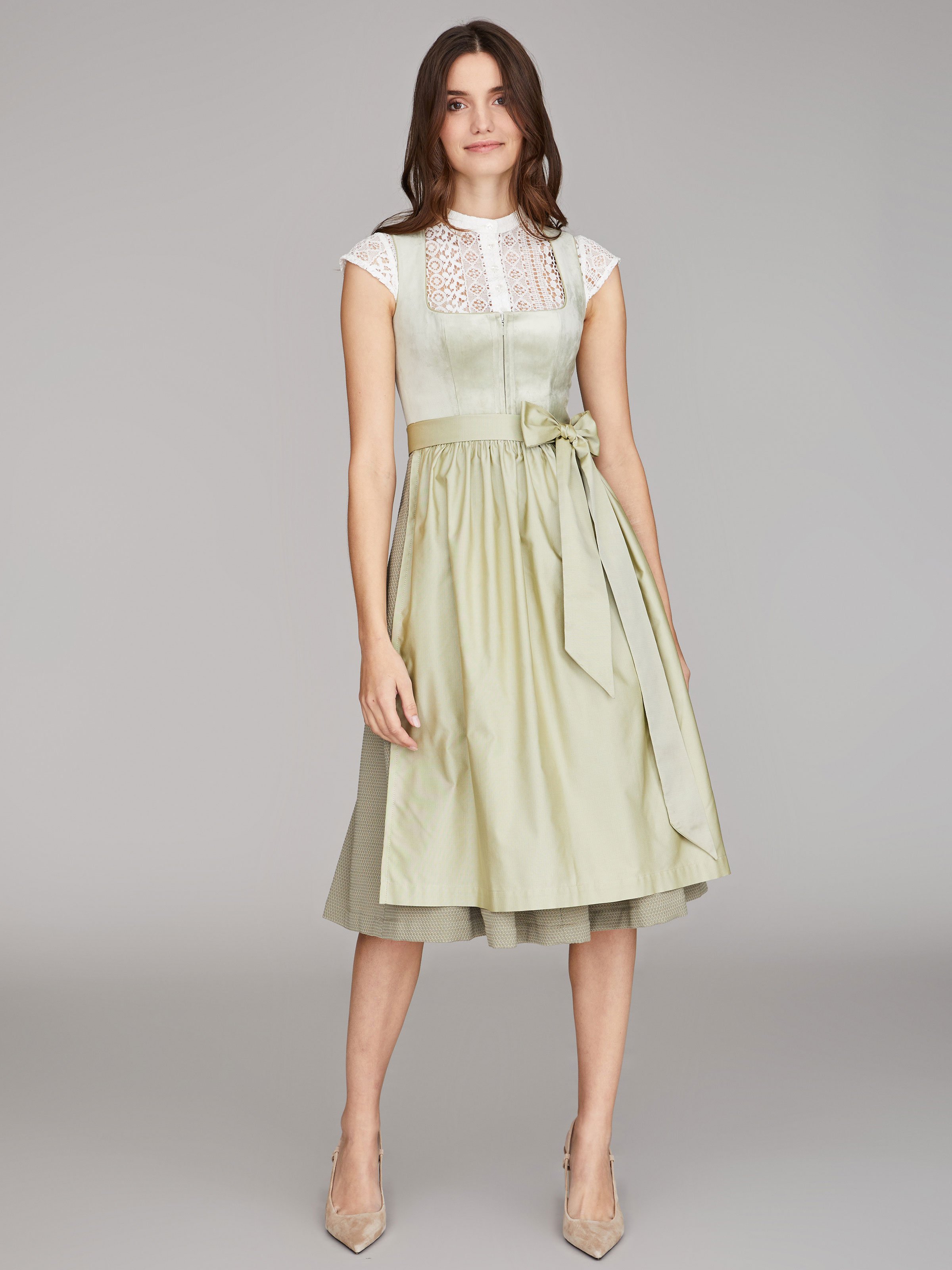Salbeigrünes Samtdirndl Salbeigrünes Samtdirndl