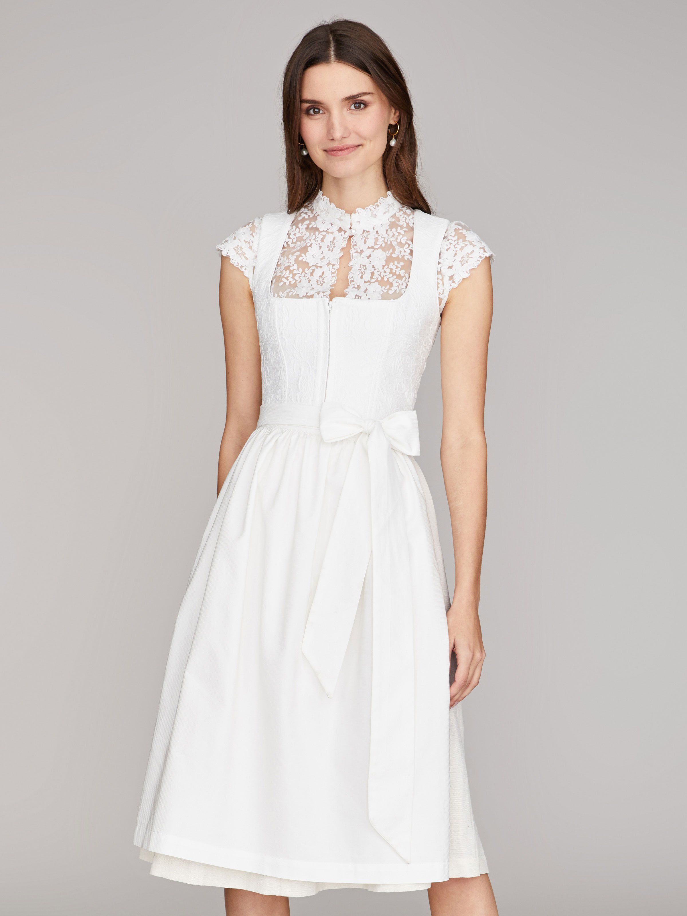 Weißes Balkonett-Dirndl Weißes Balkonett-Dirndl
