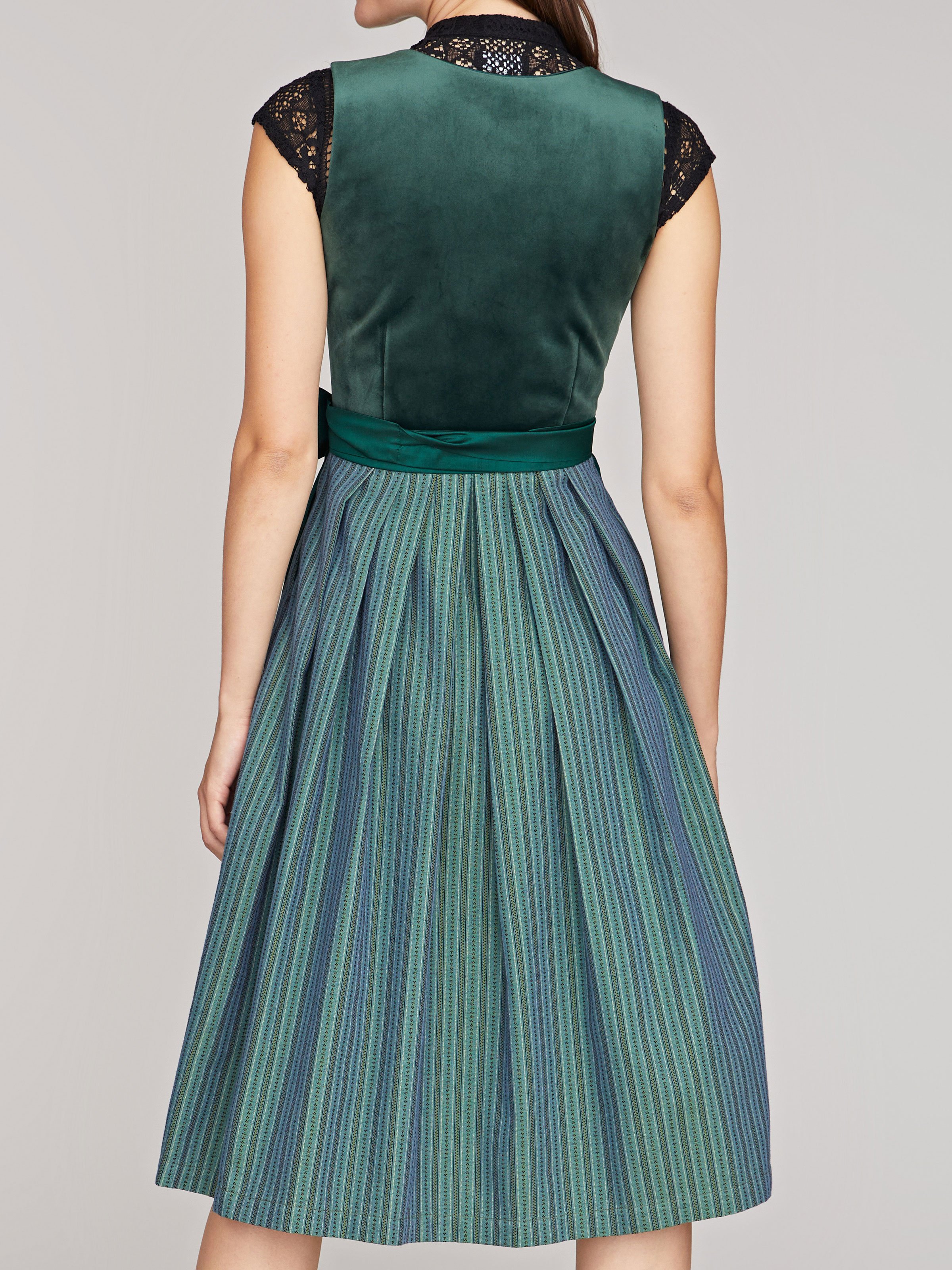 Dunkelgrünes Dirndl Dunkelgrünes Dirndl