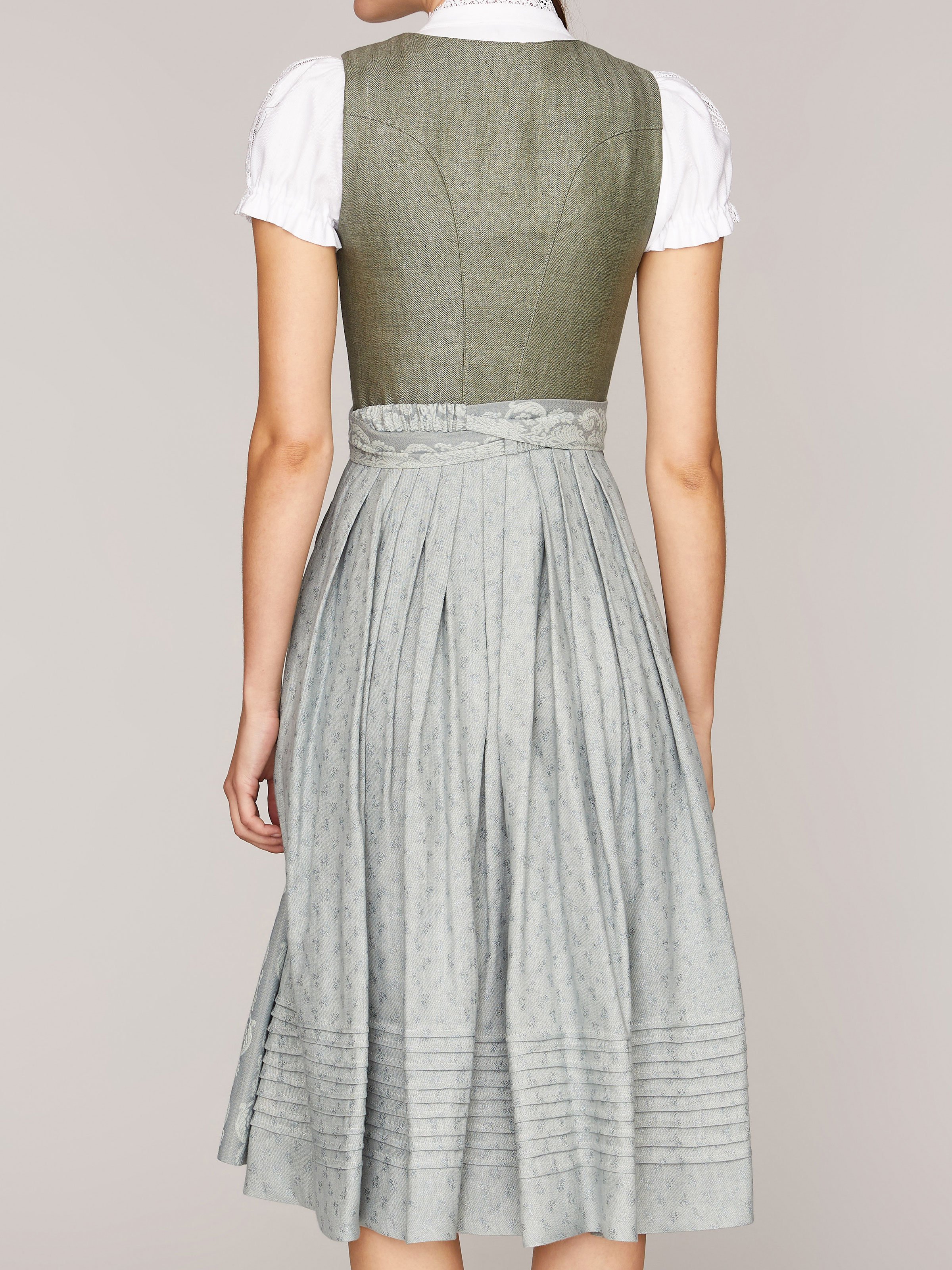 Hellgrünes Dirndl Hellgrünes Dirndl