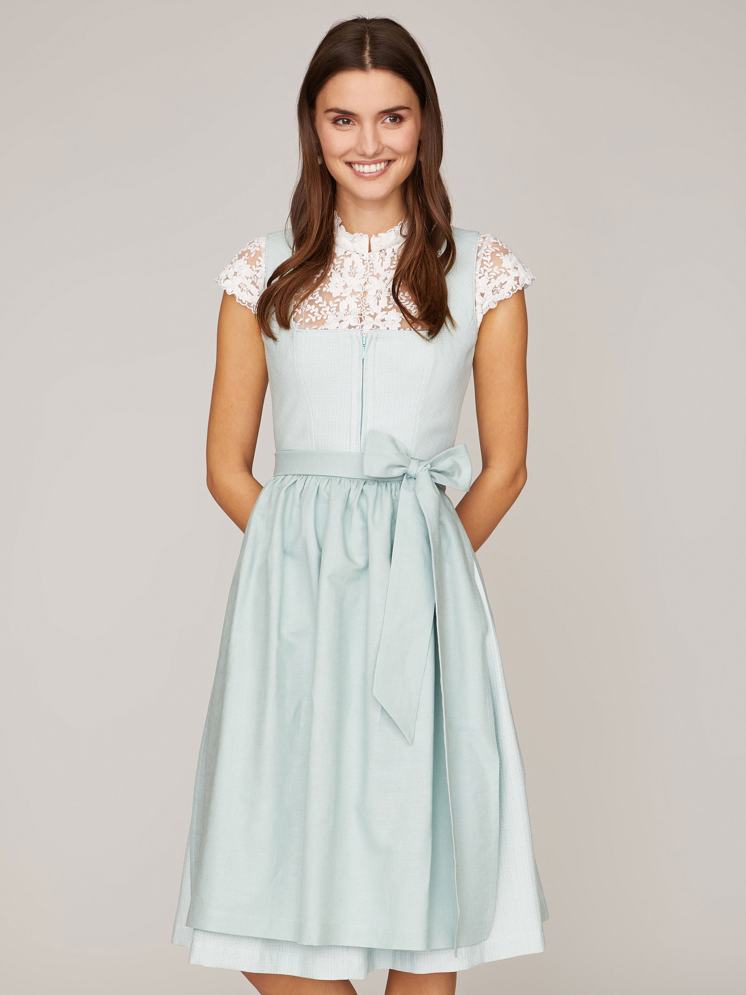 Mintfarbenes Dirndl Mintfarbenes Dirndl