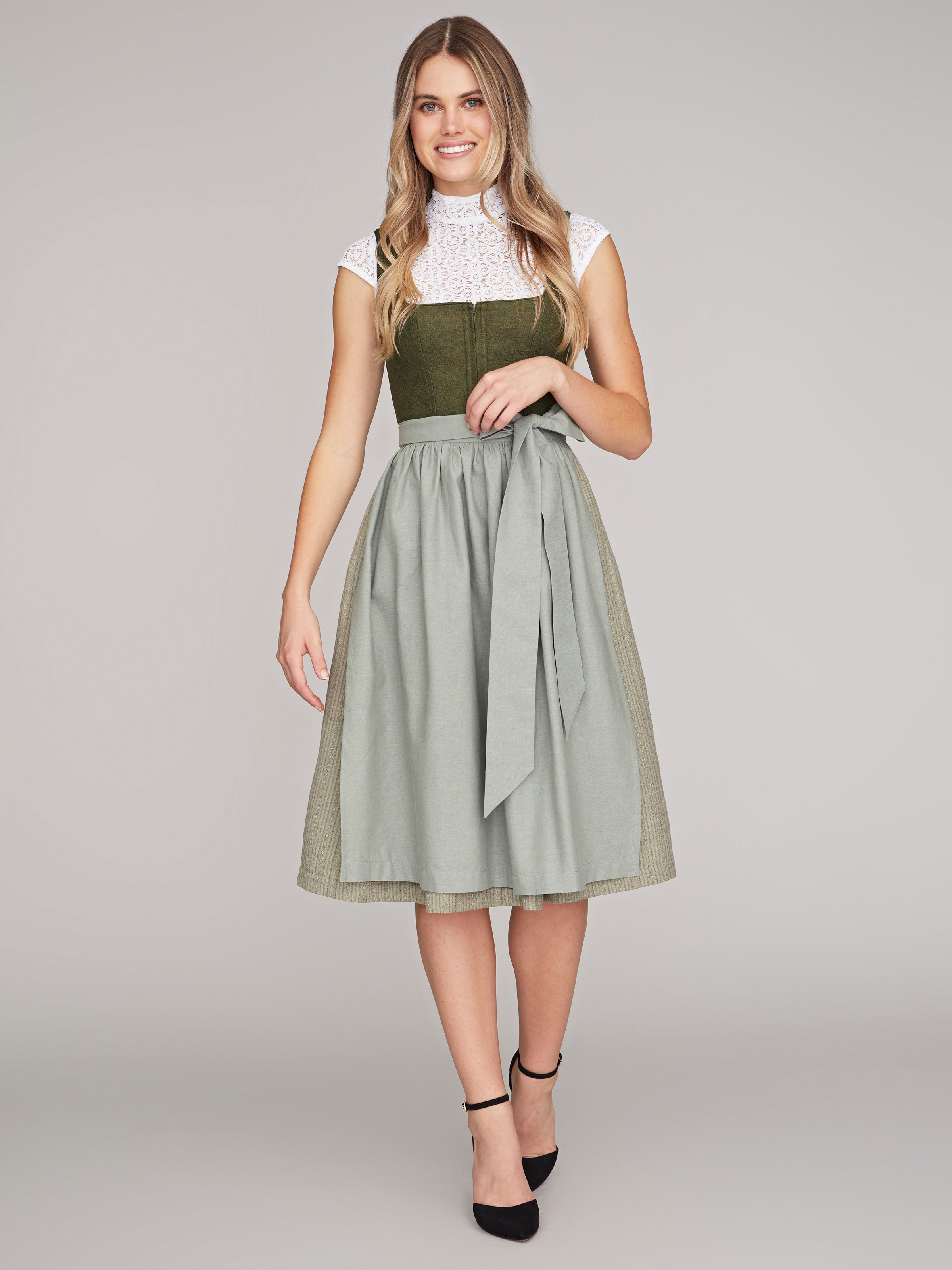 Grünes Dirndl mit Leinen-Mieder Grünes Dirndl mit Leinen-Mieder