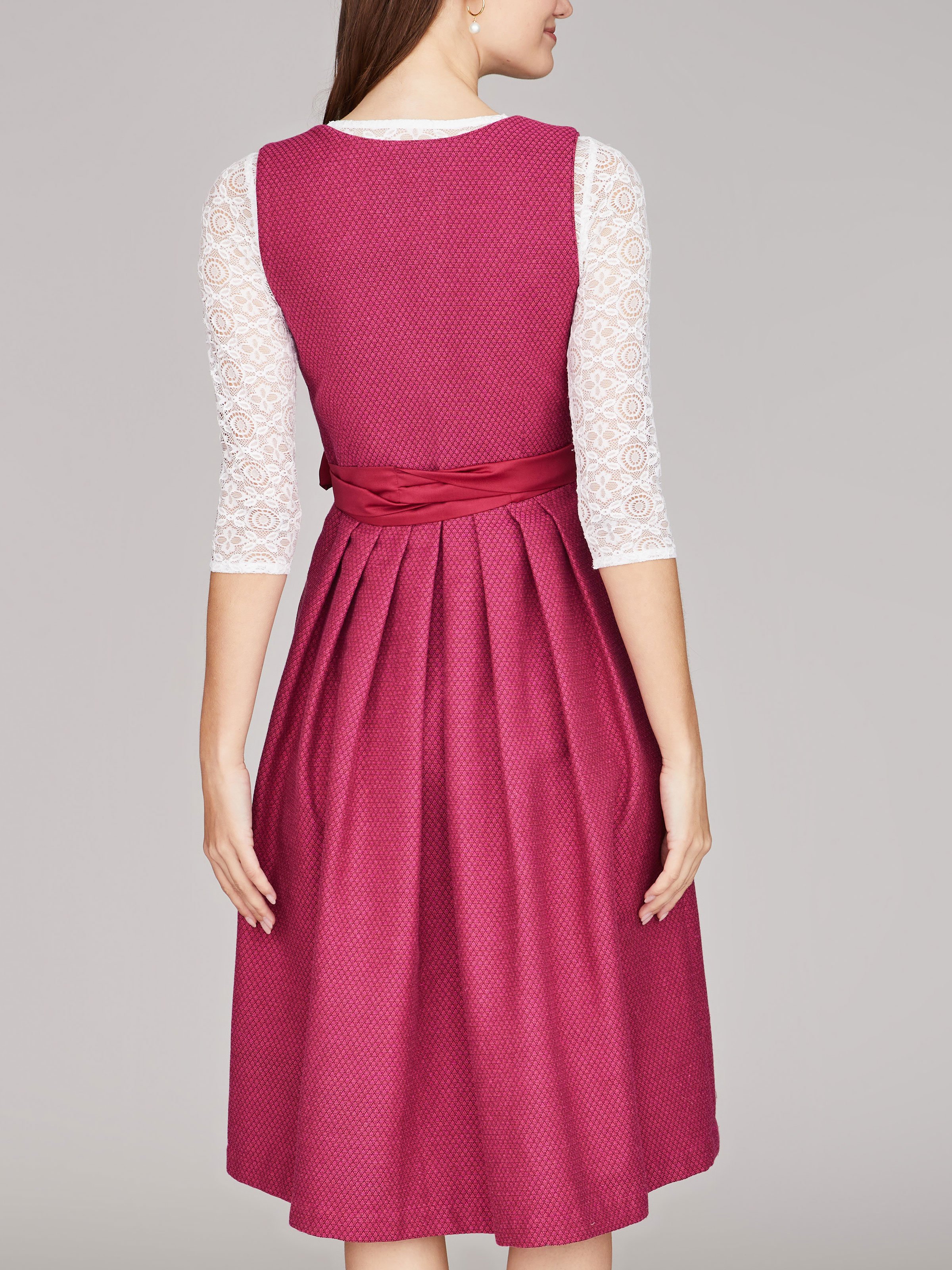 Beeren-farbenes Dirndl Beeren-farbenes Dirndl