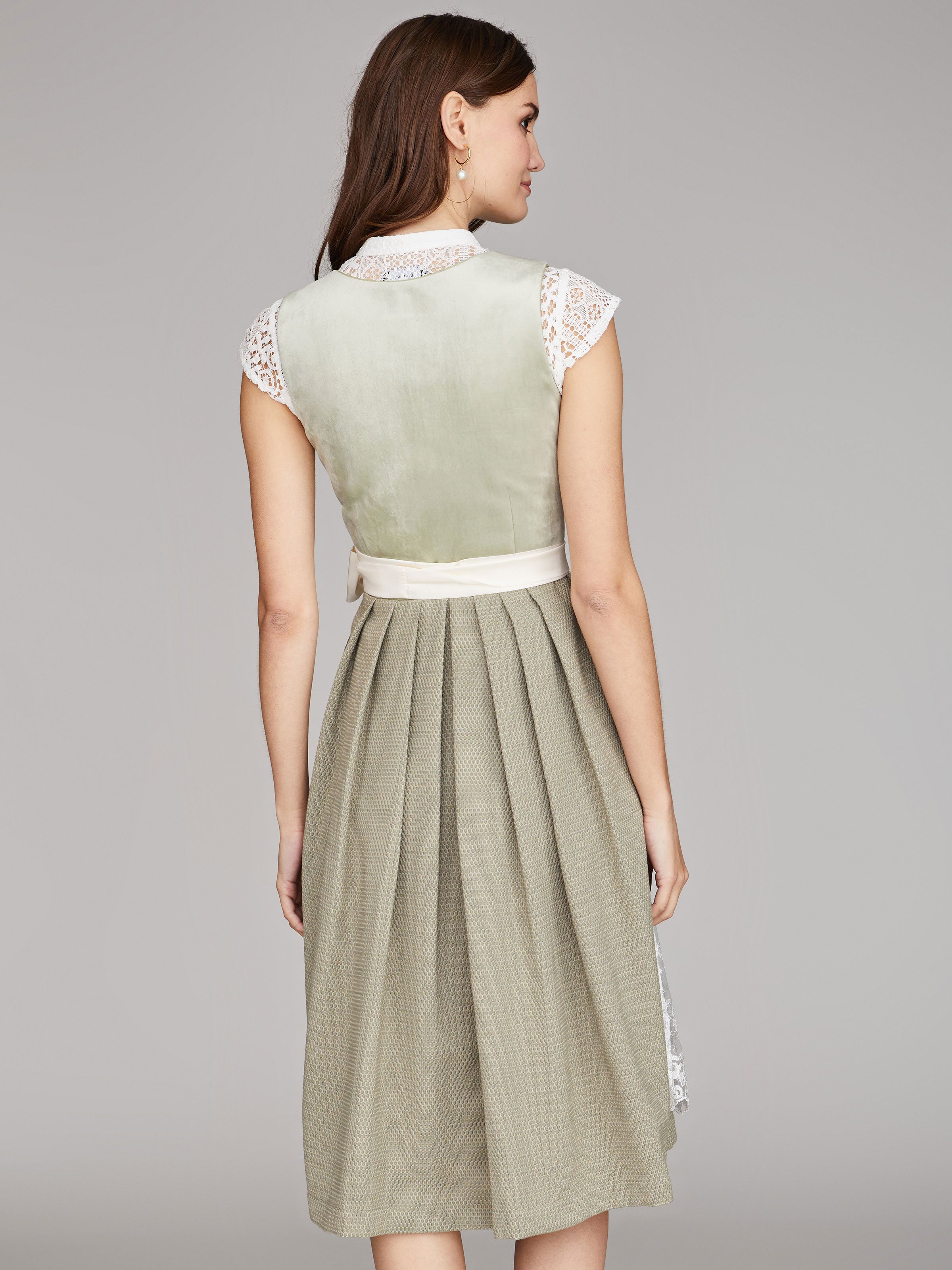 Salbeigrünes Samtdirndl Salbeigrünes Samtdirndl