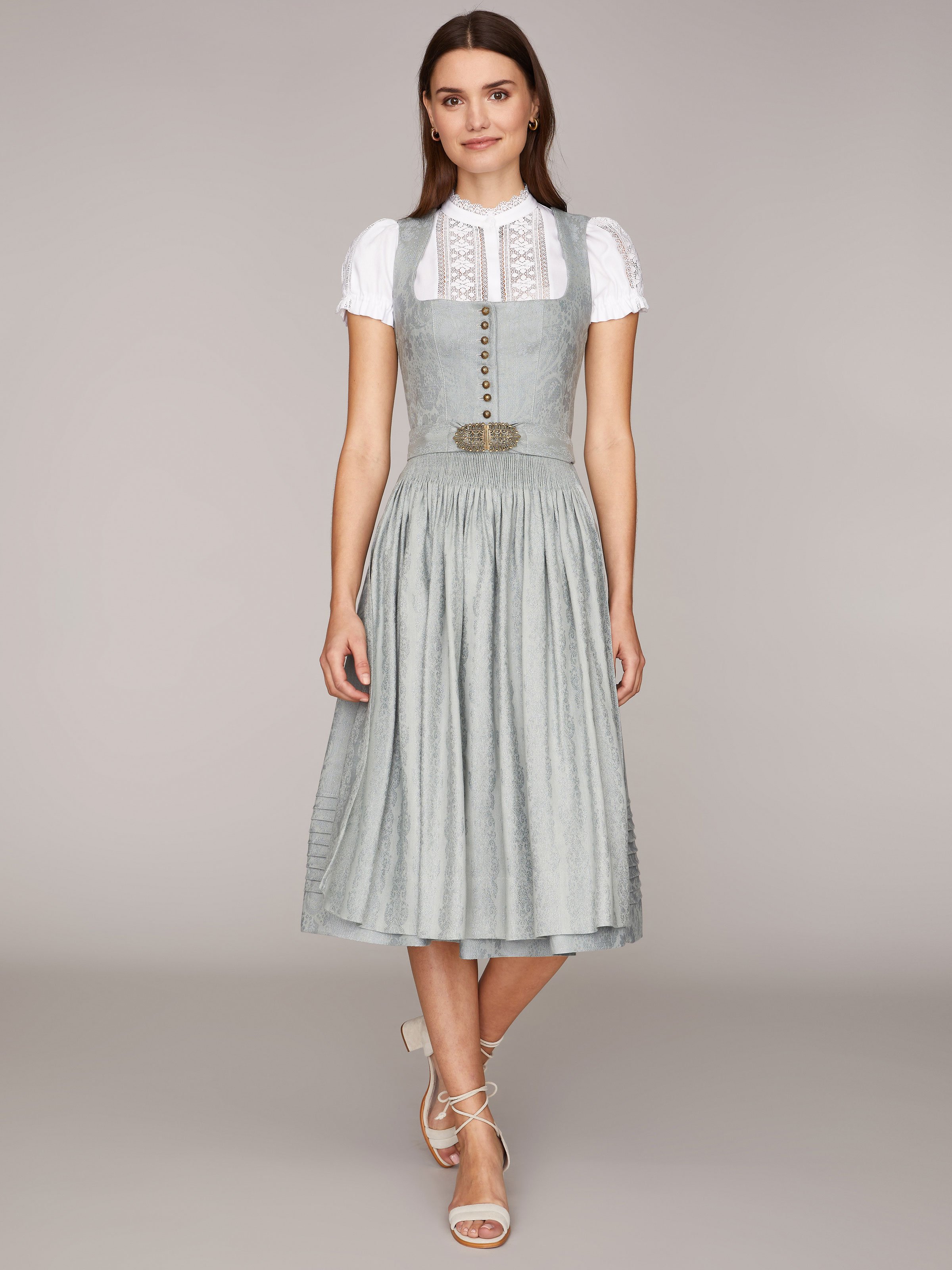 Grünes Dirndl Grünes Dirndl