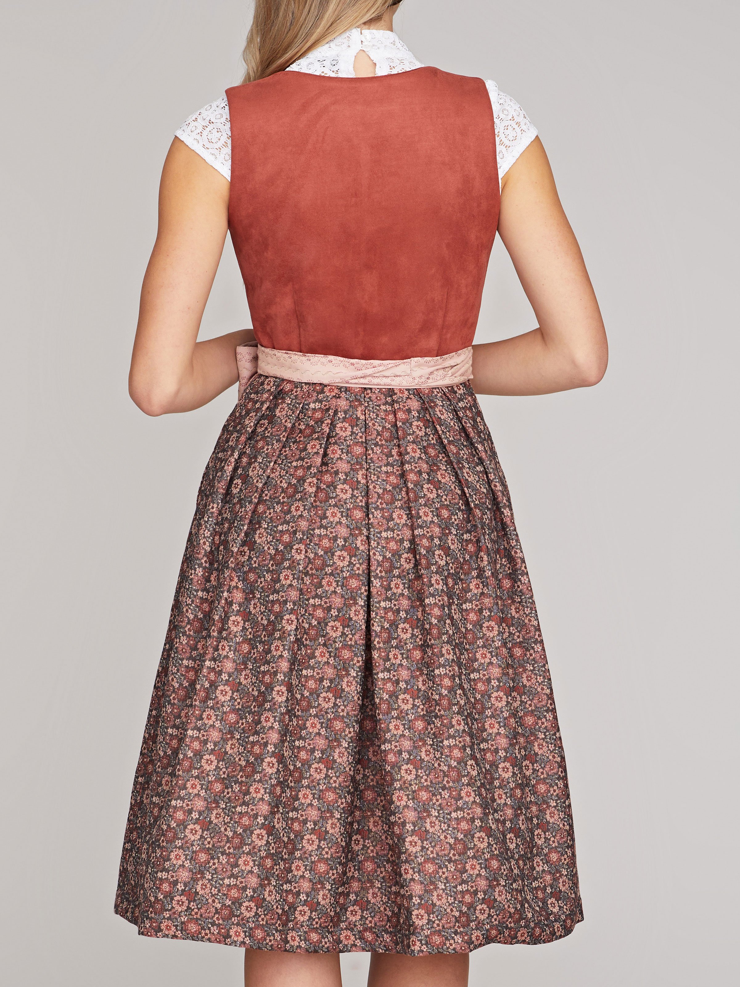 Kupfer-farbenes Dirndl mit Mieder aus Veloursleder-Optik Kupfer-farbenes Dirndl mit Mieder aus Veloursleder-Optik