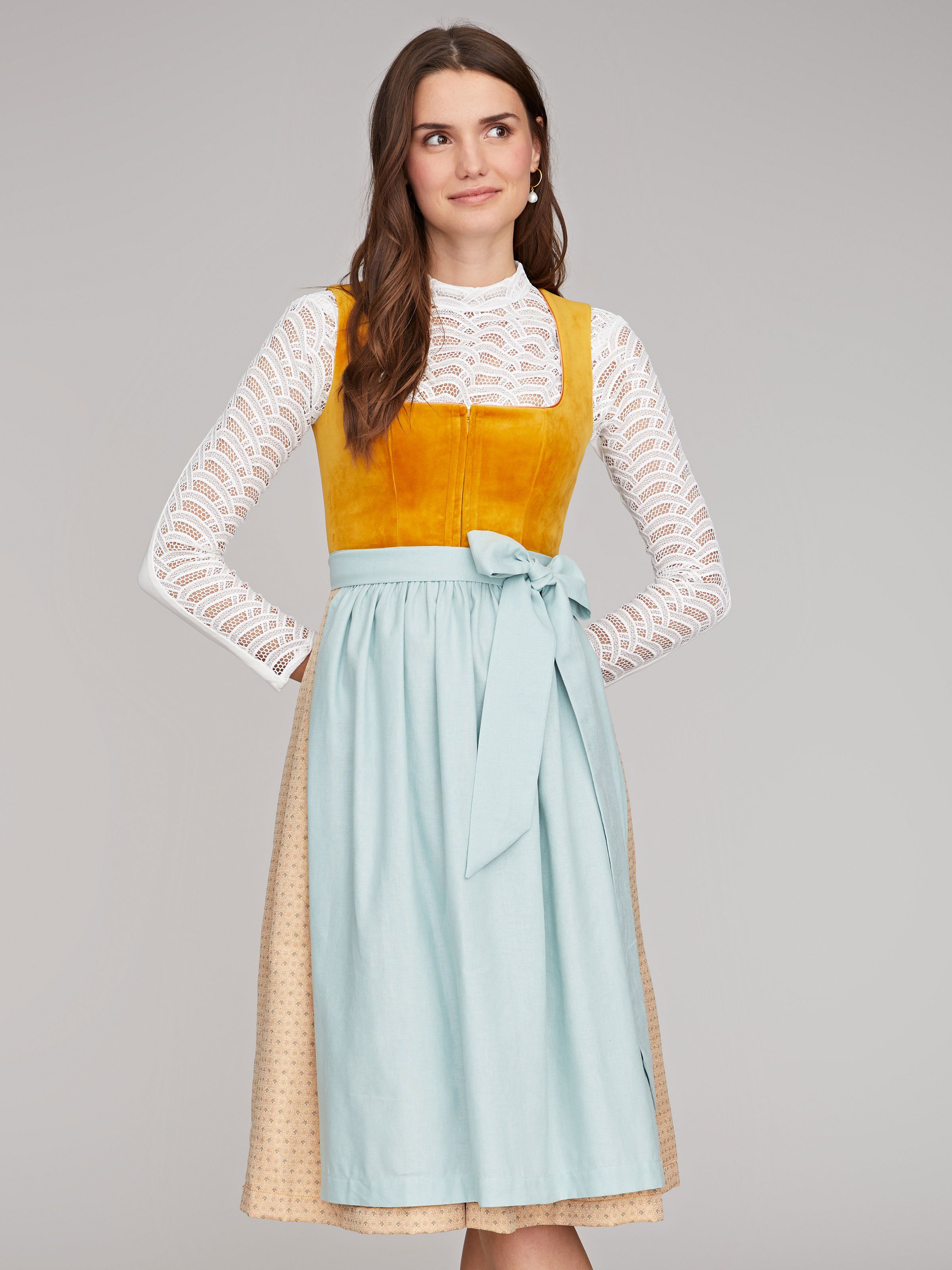 Goldenes Dirndl Goldenes Dirndl