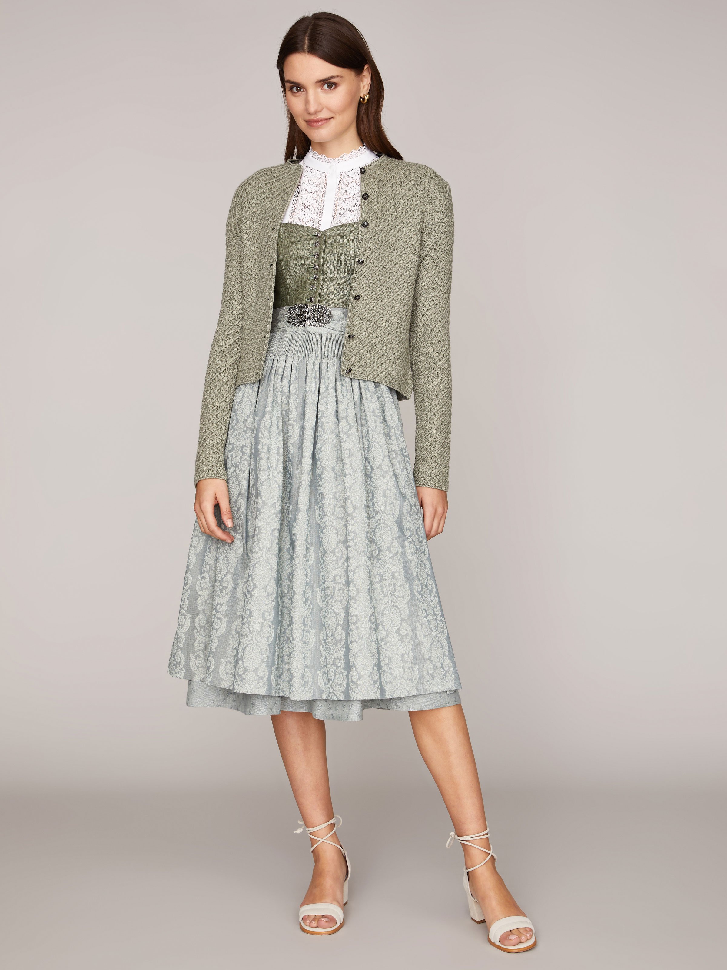 Grau-Grüne Trachten-Strickjacke mit Knopfleiste Grau-Grüne Trachten-Strickjacke mit Knopfleiste