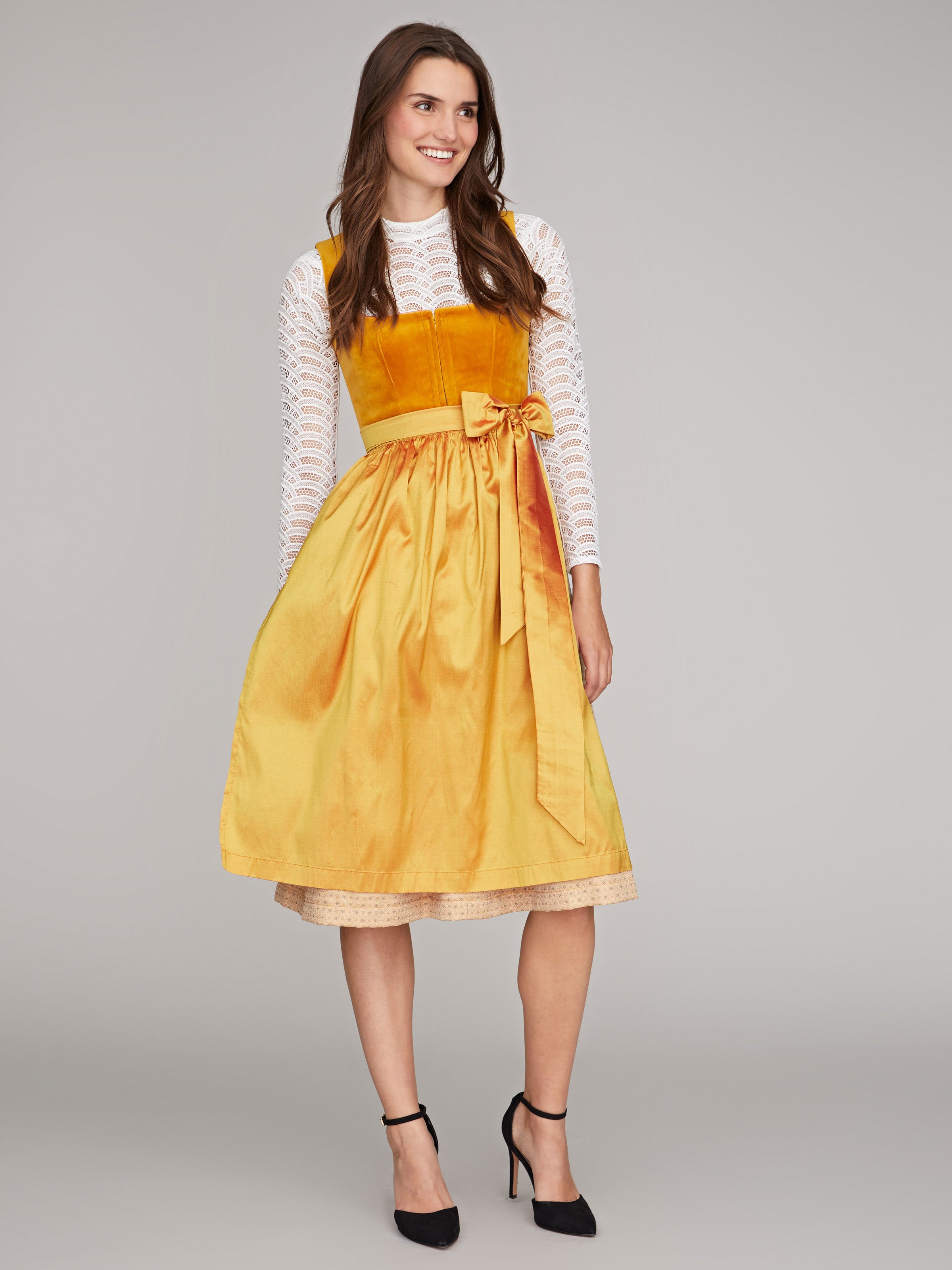 Goldenes Dirndl Goldenes Dirndl