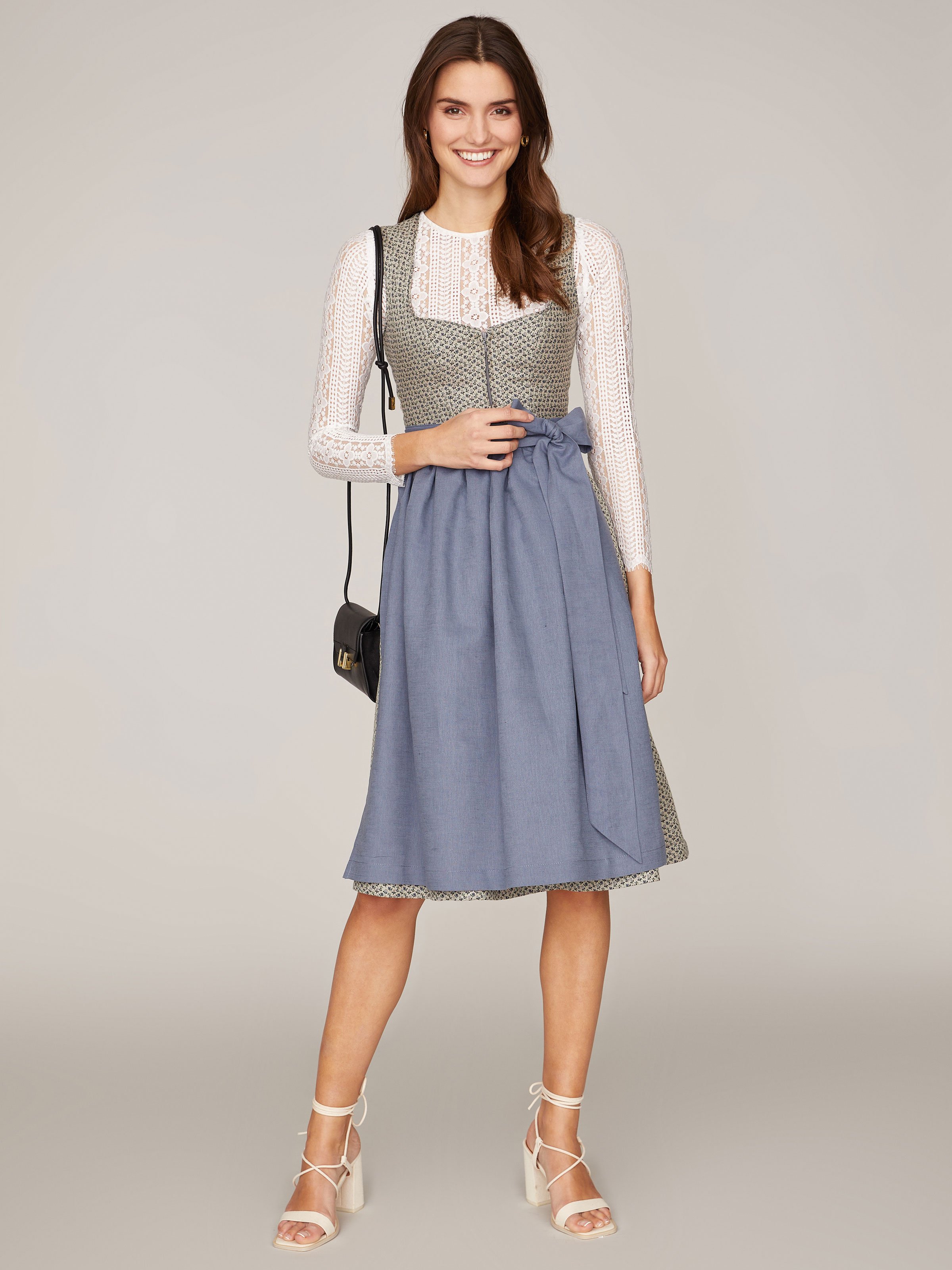 Beige-Blaues Dirndl Beige-Blaues Dirndl