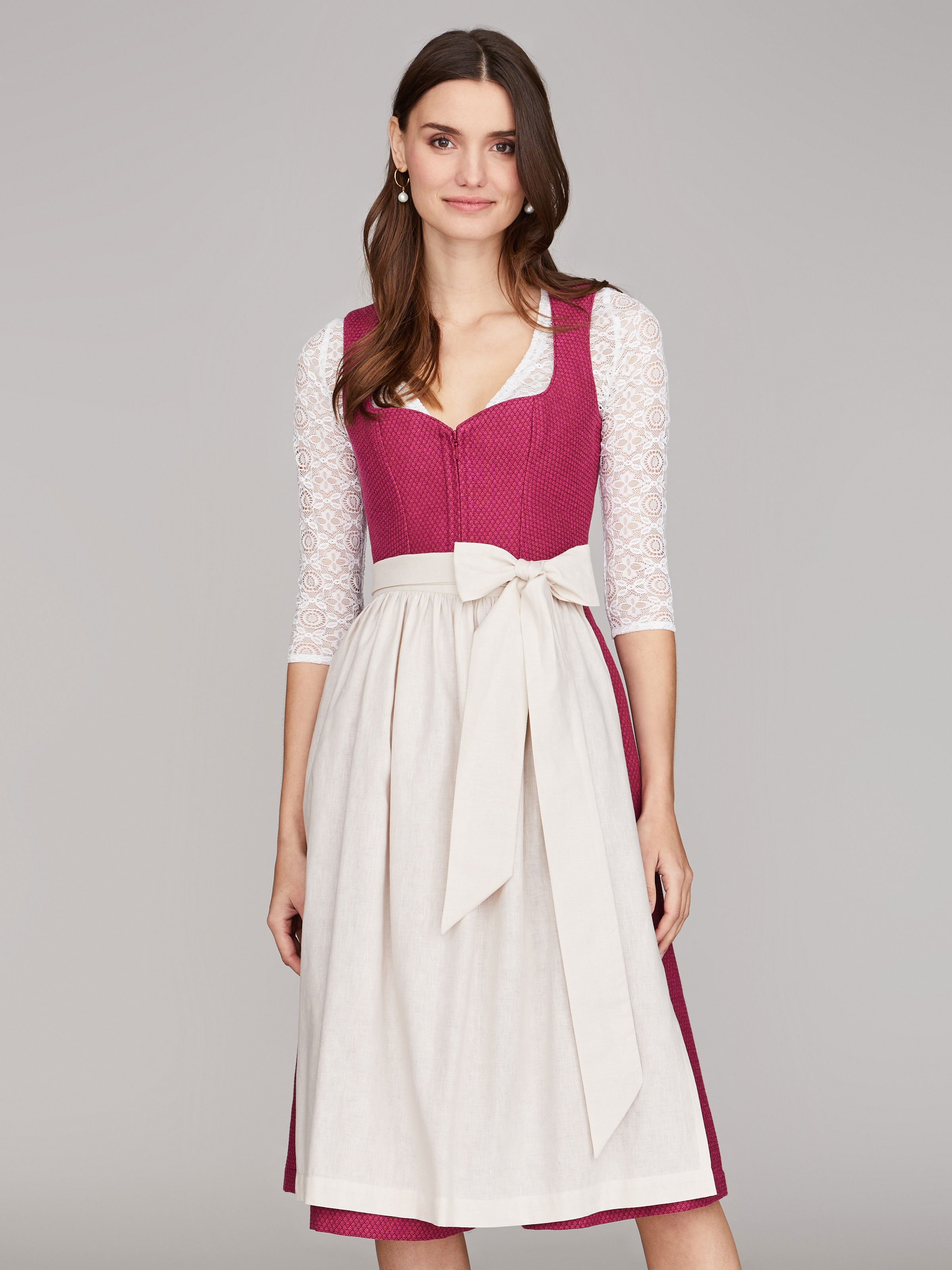 Beeren-farbenes Dirndl Beeren-farbenes Dirndl