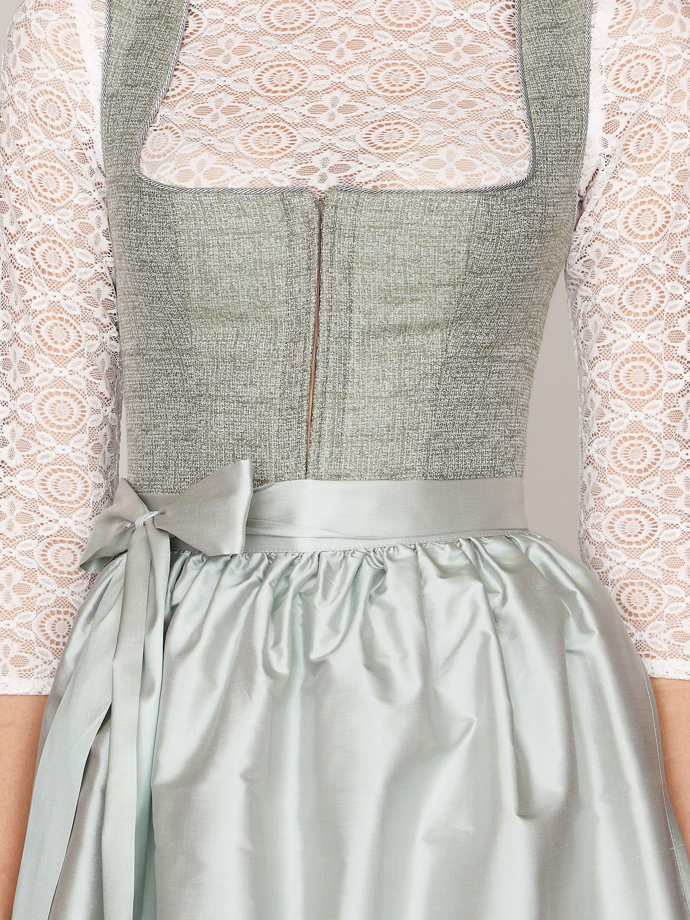 Mintfarbenes Dirndl mit Balkonette-Ausschnitt Mintfarbenes Dirndl mit Balkonette-Ausschnitt