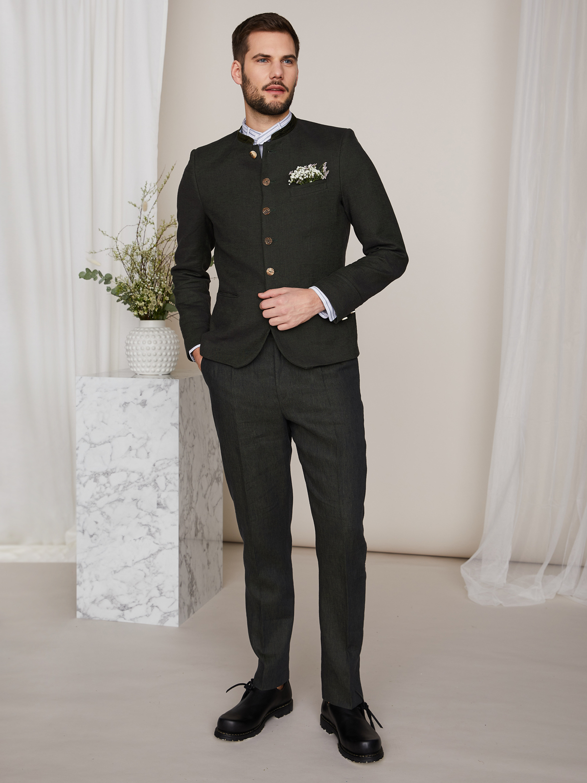 Flaschengrüne Herrenhose aus Leinen Flaschengrüne Herrenhose aus Leinen