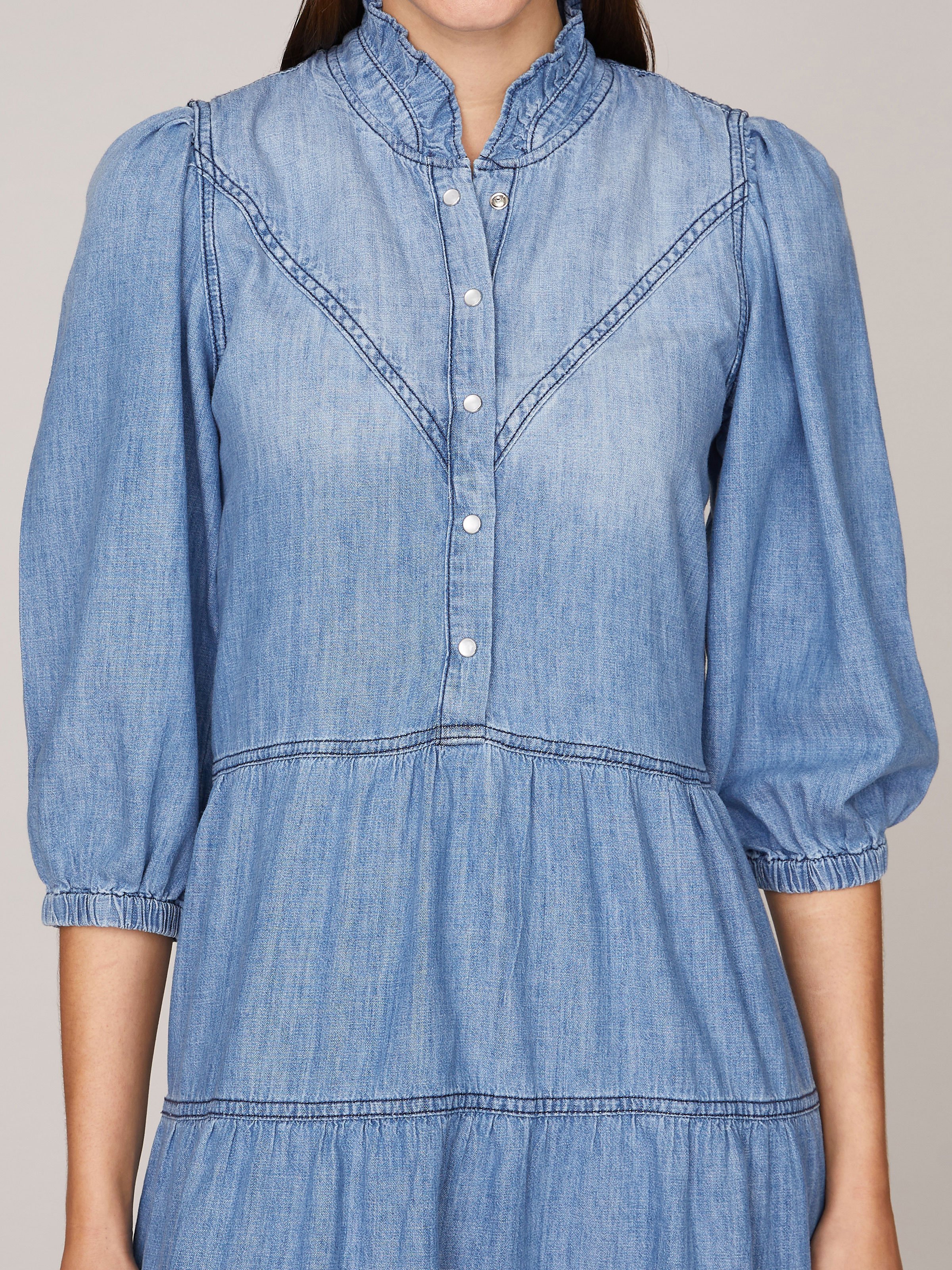 Langes Kleid in Denim-Optik Langes Kleid in Denim-Optik