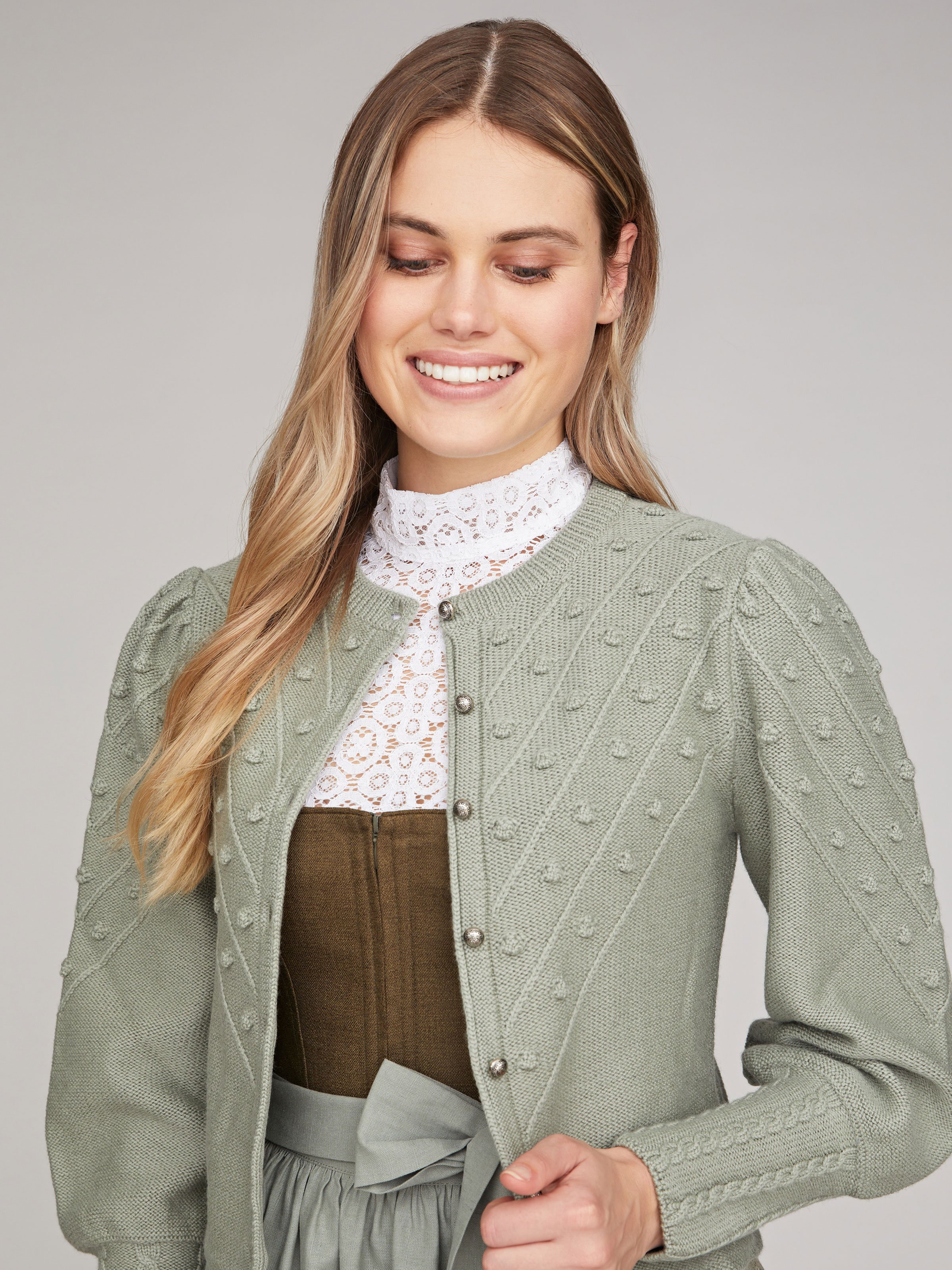 Strickjacke in Khaki Strickjacke in Khaki