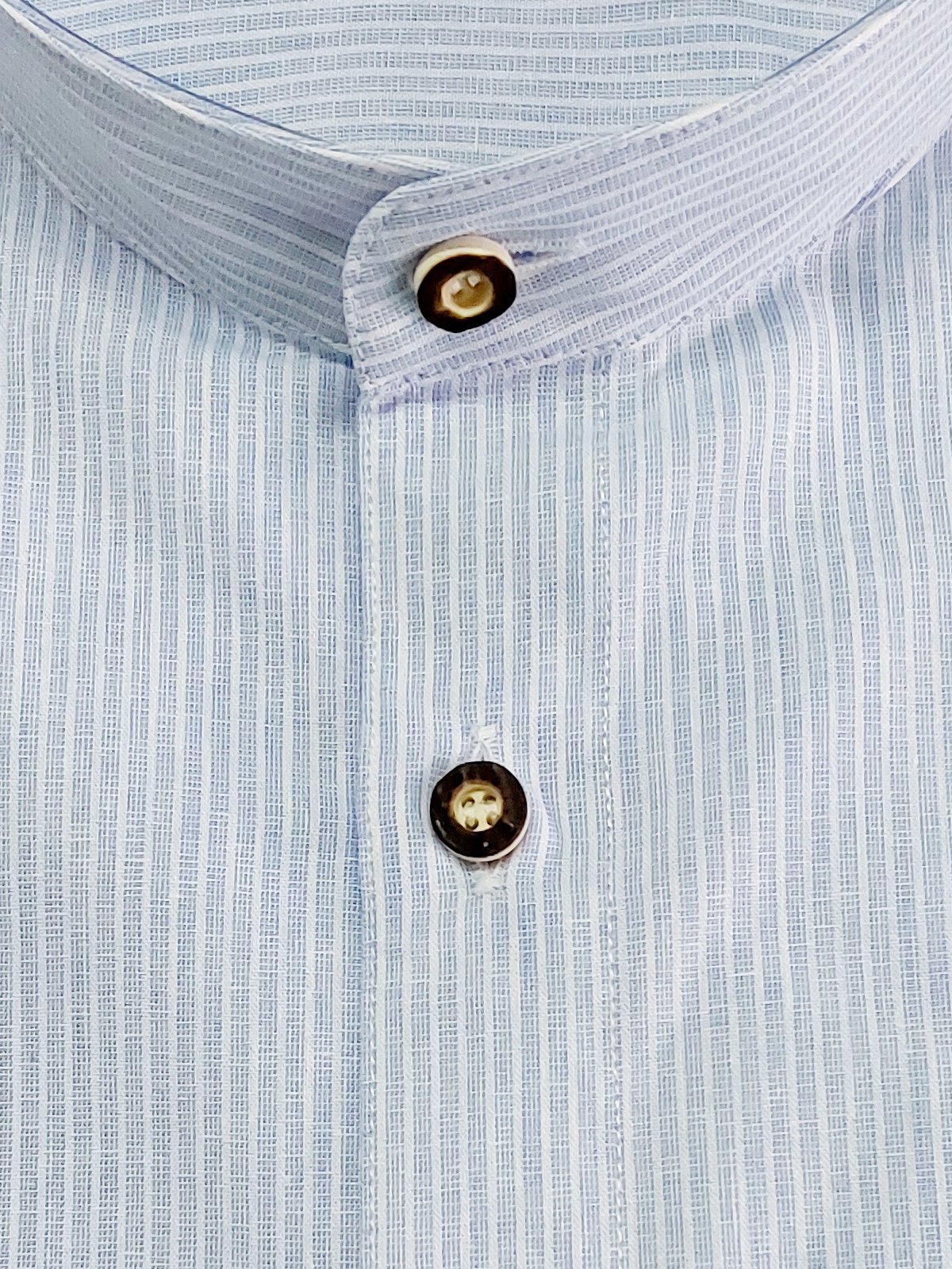 Blau-Weiß gestreiftes Trachtenhemd Blau-Weiß gestreiftes Trachtenhemd