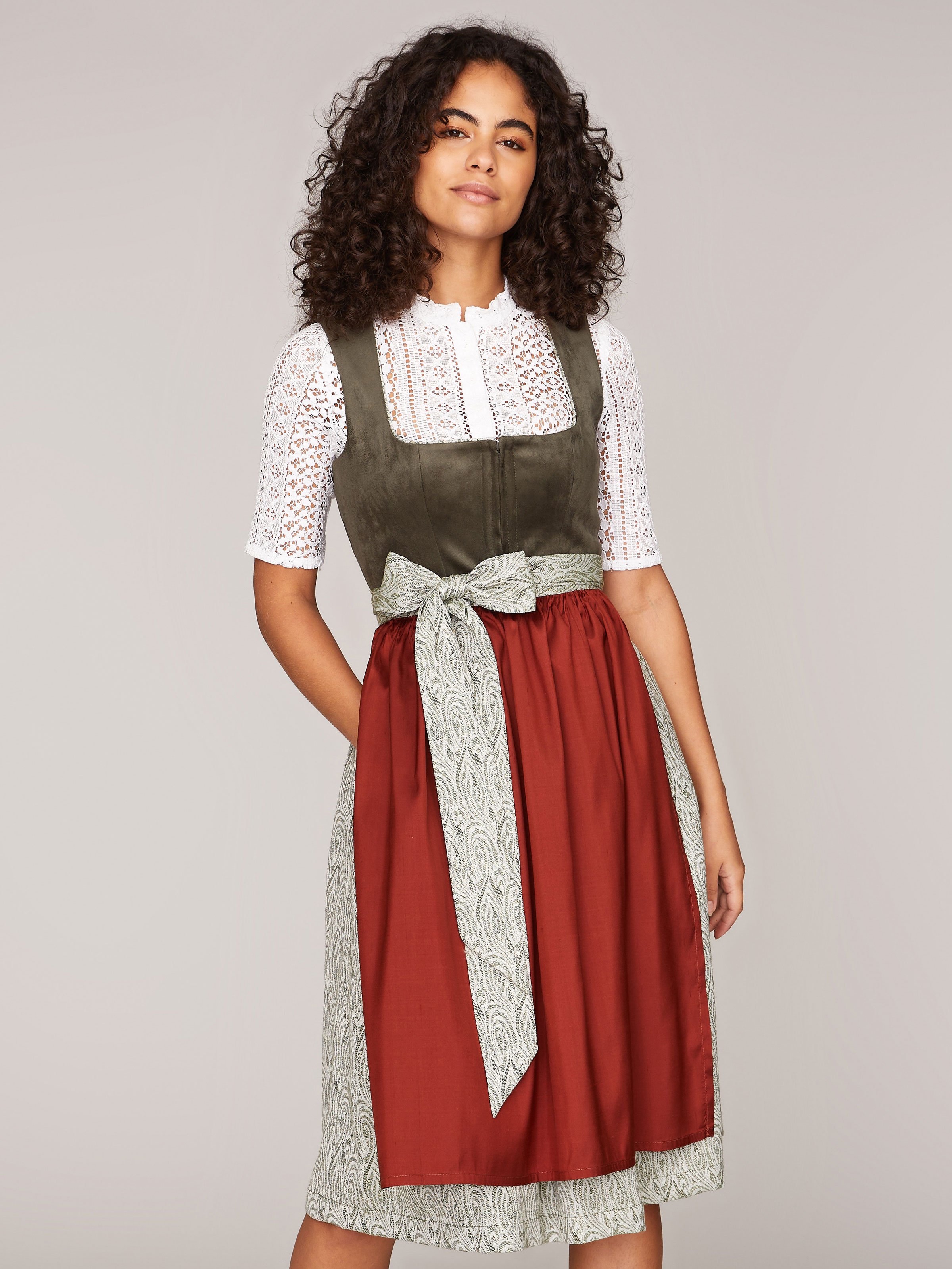 Khaki grünes Dirndl im Animalprint Khaki grünes Dirndl im Animalprint