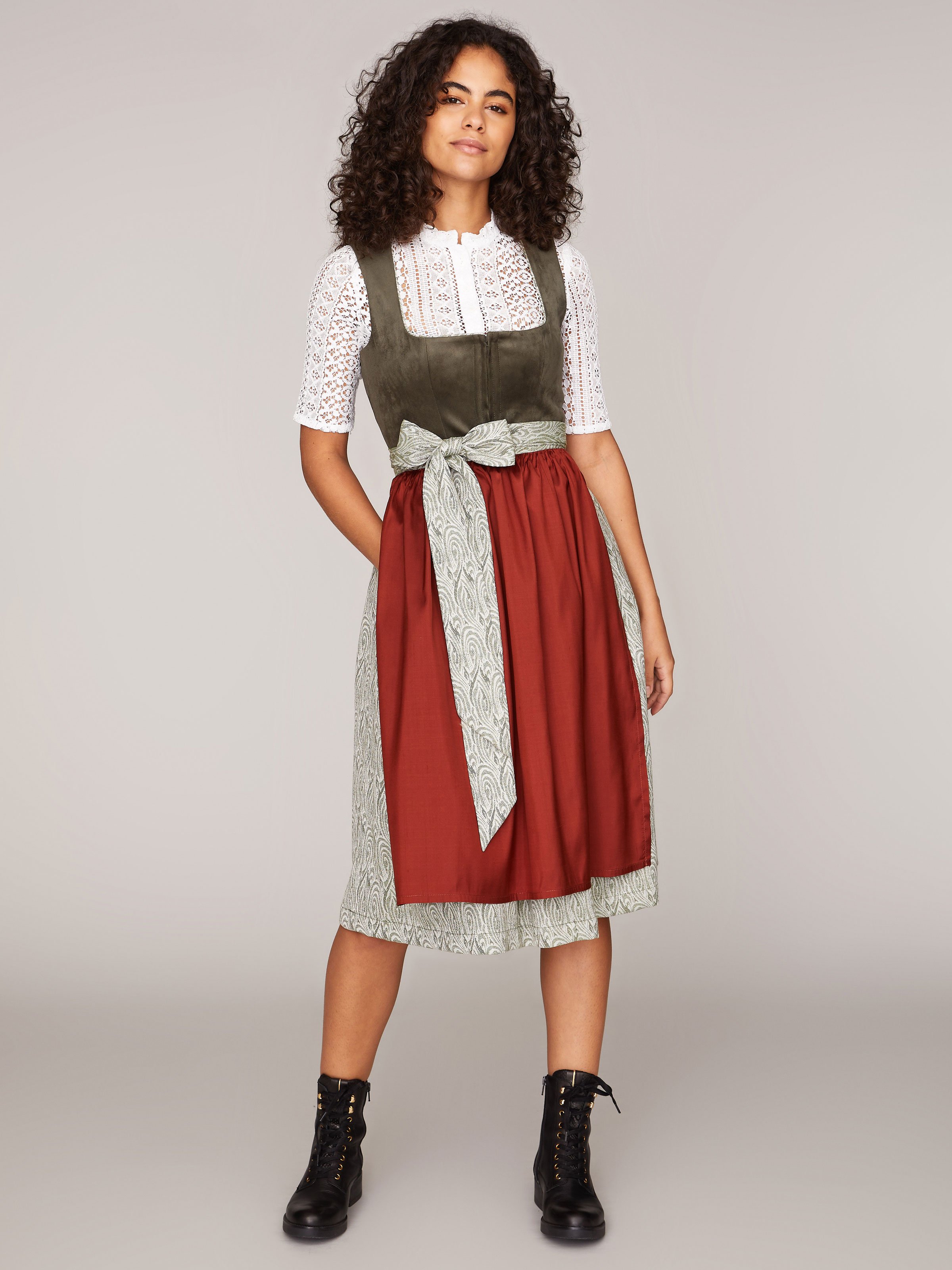 Khaki grünes Dirndl im Animalprint Khaki grünes Dirndl im Animalprint