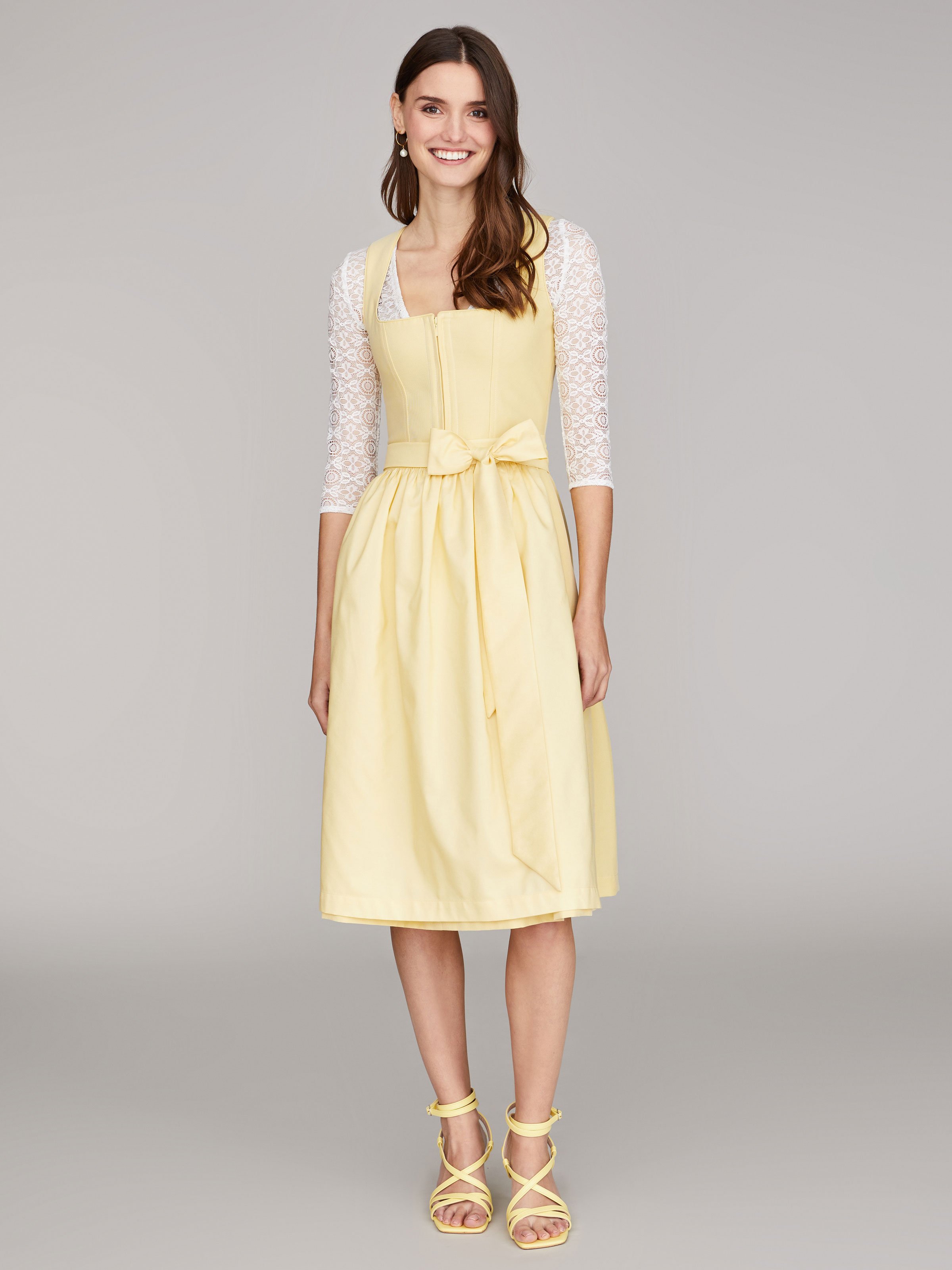 Hellgelbes Dirndl Hellgelbes Dirndl