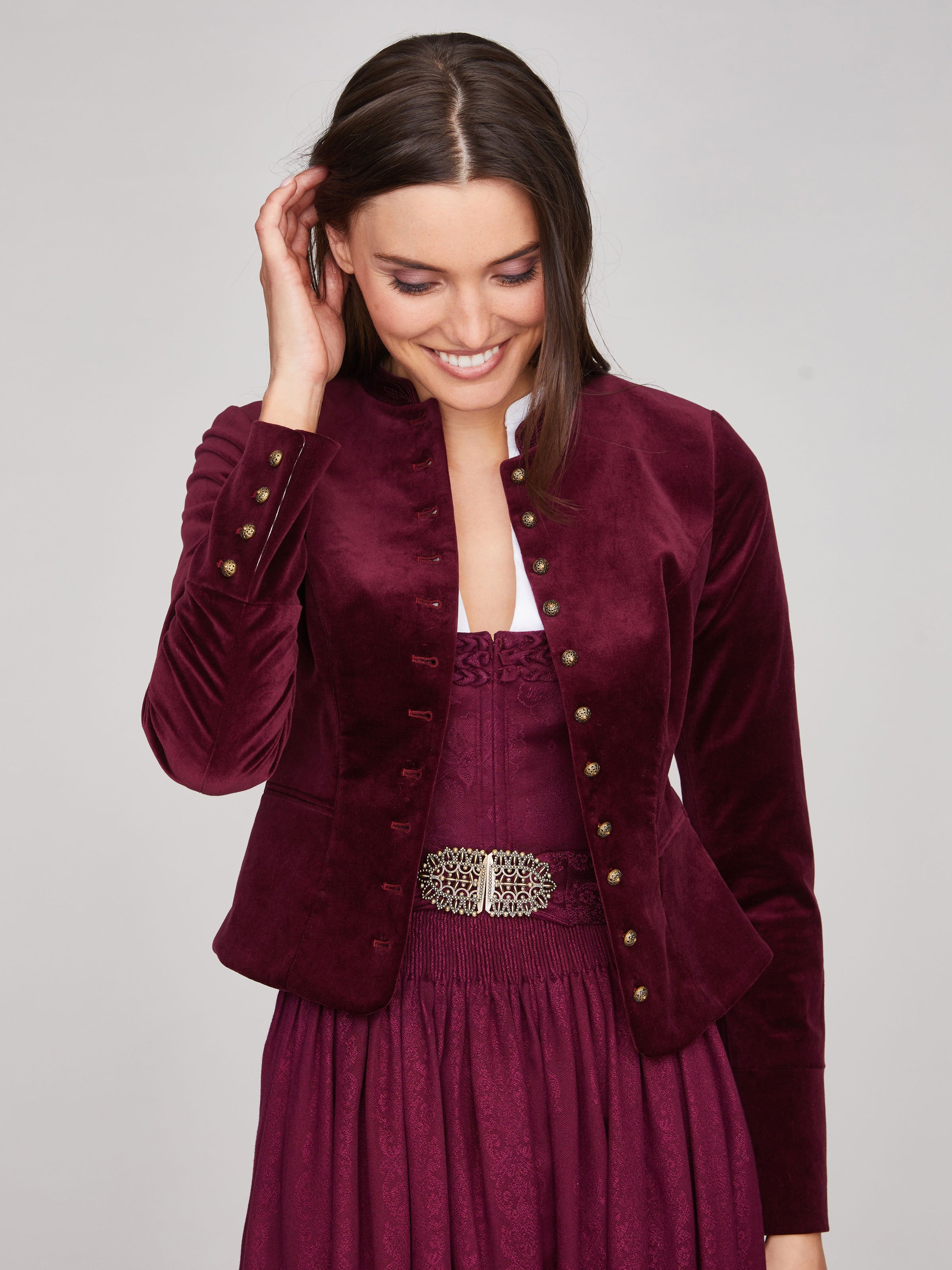 Trauben-farbenes Dirndl Trauben-farbenes Dirndl