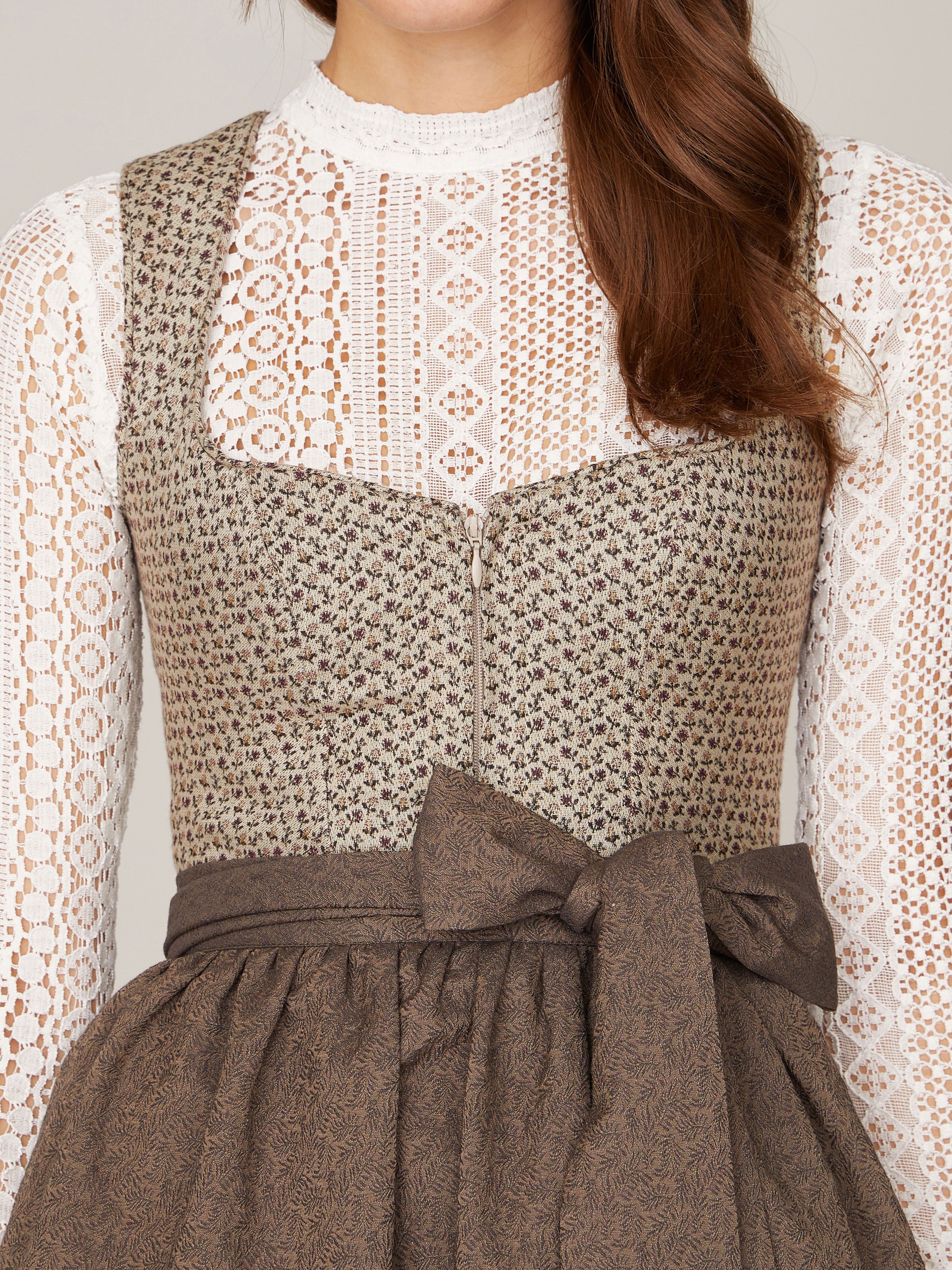 Grünes Dirndl Grünes Dirndl