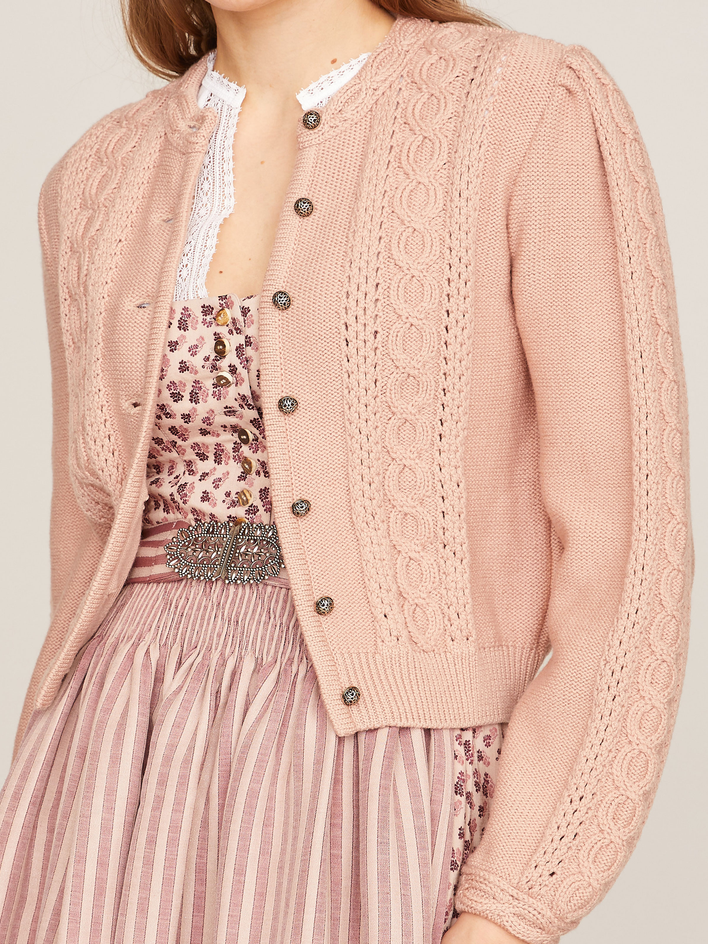 Oversized Strickjacke in sanftem Apricot Oversized Strickjacke in sanftem Apricot