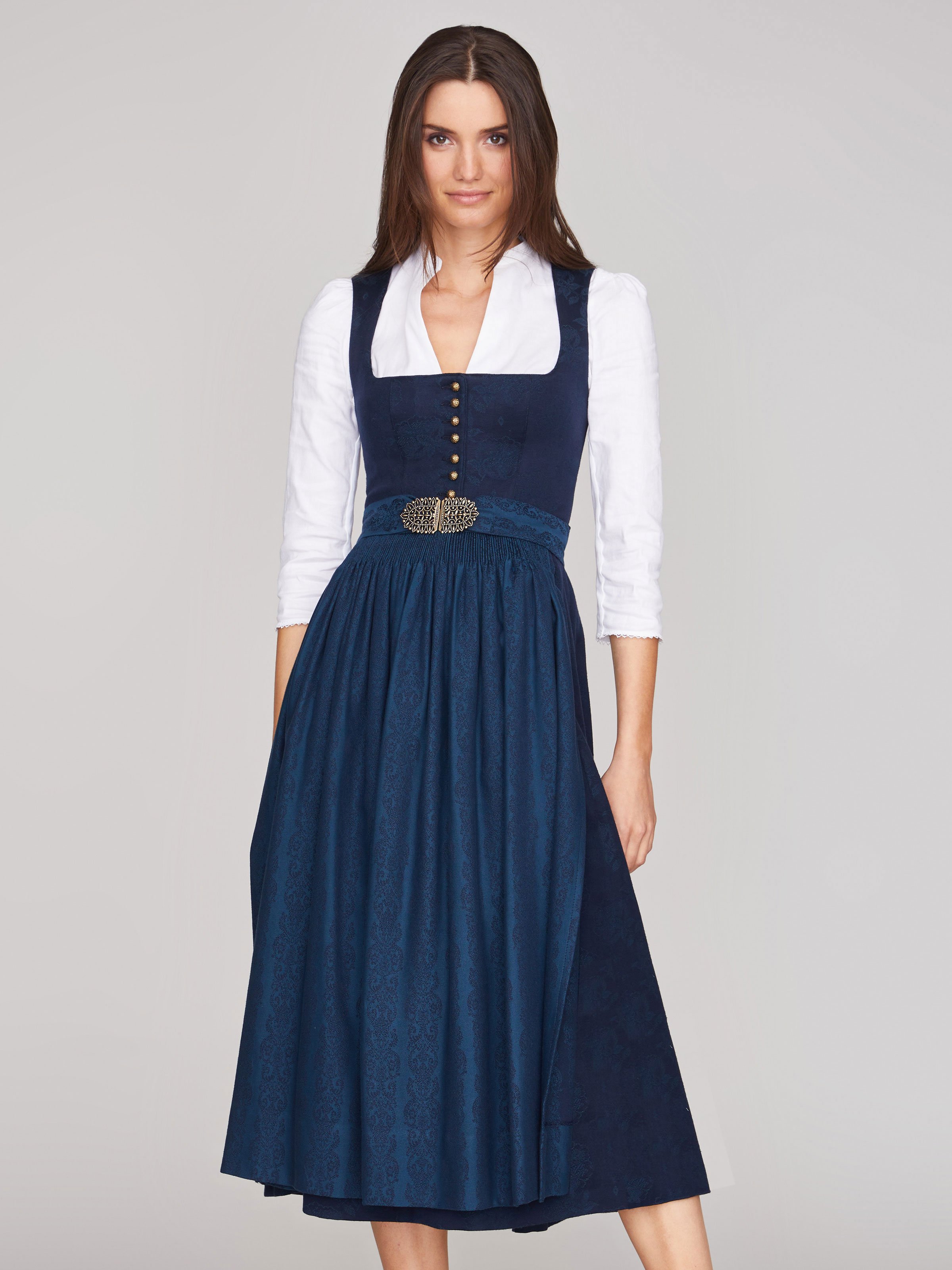 Dirndl in Nachtblau Dirndl in Nachtblau