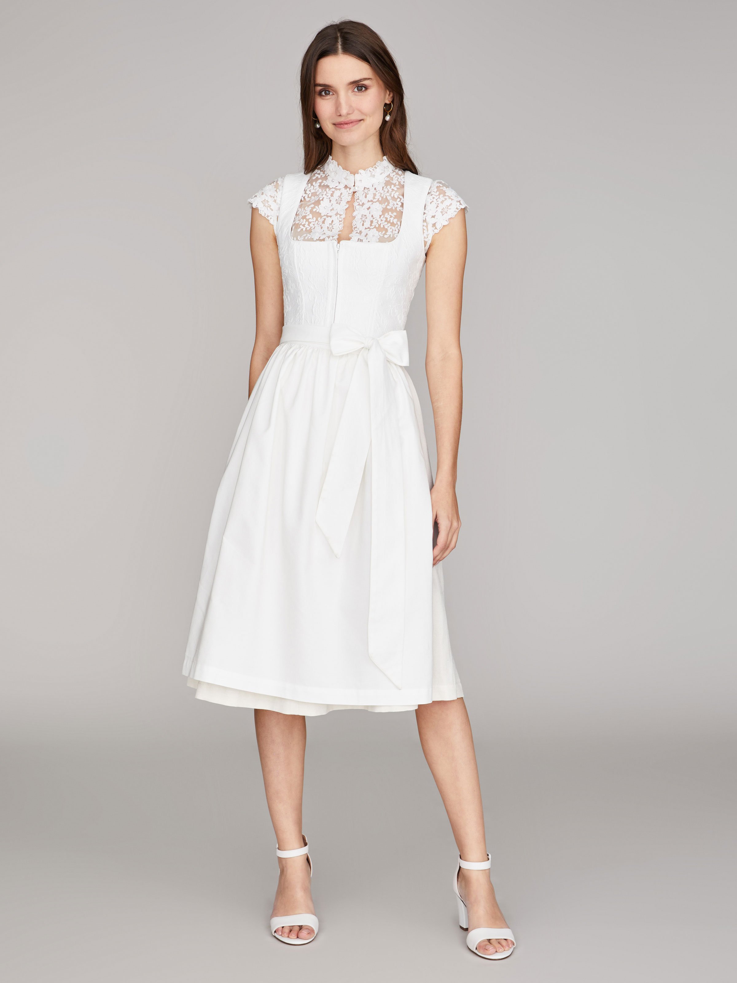 Weißes Balkonett-Dirndl Weißes Balkonett-Dirndl