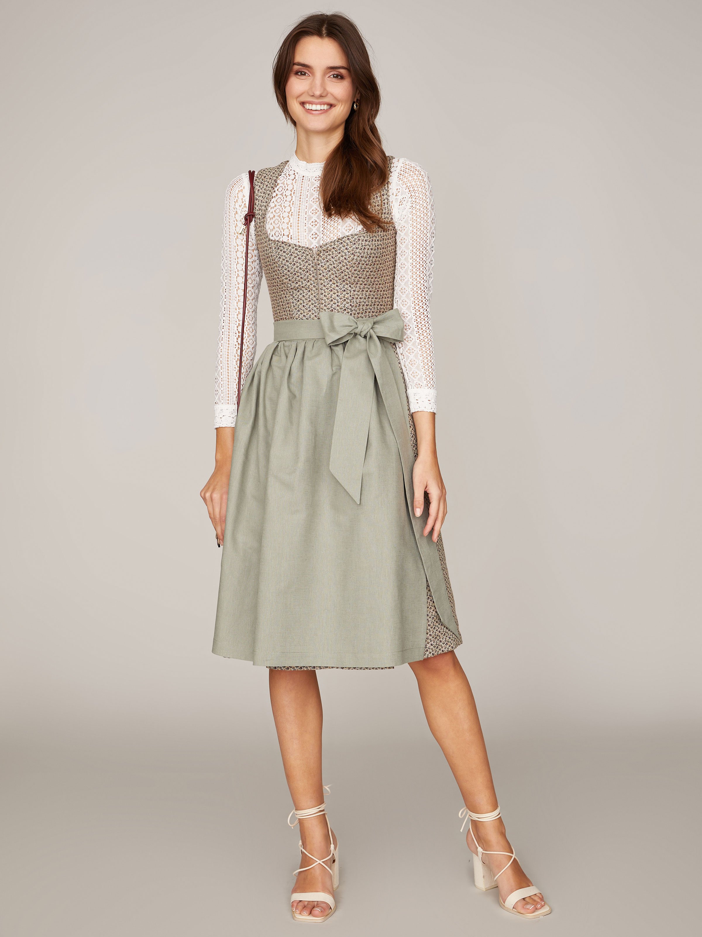 Grünes Dirndl Grünes Dirndl