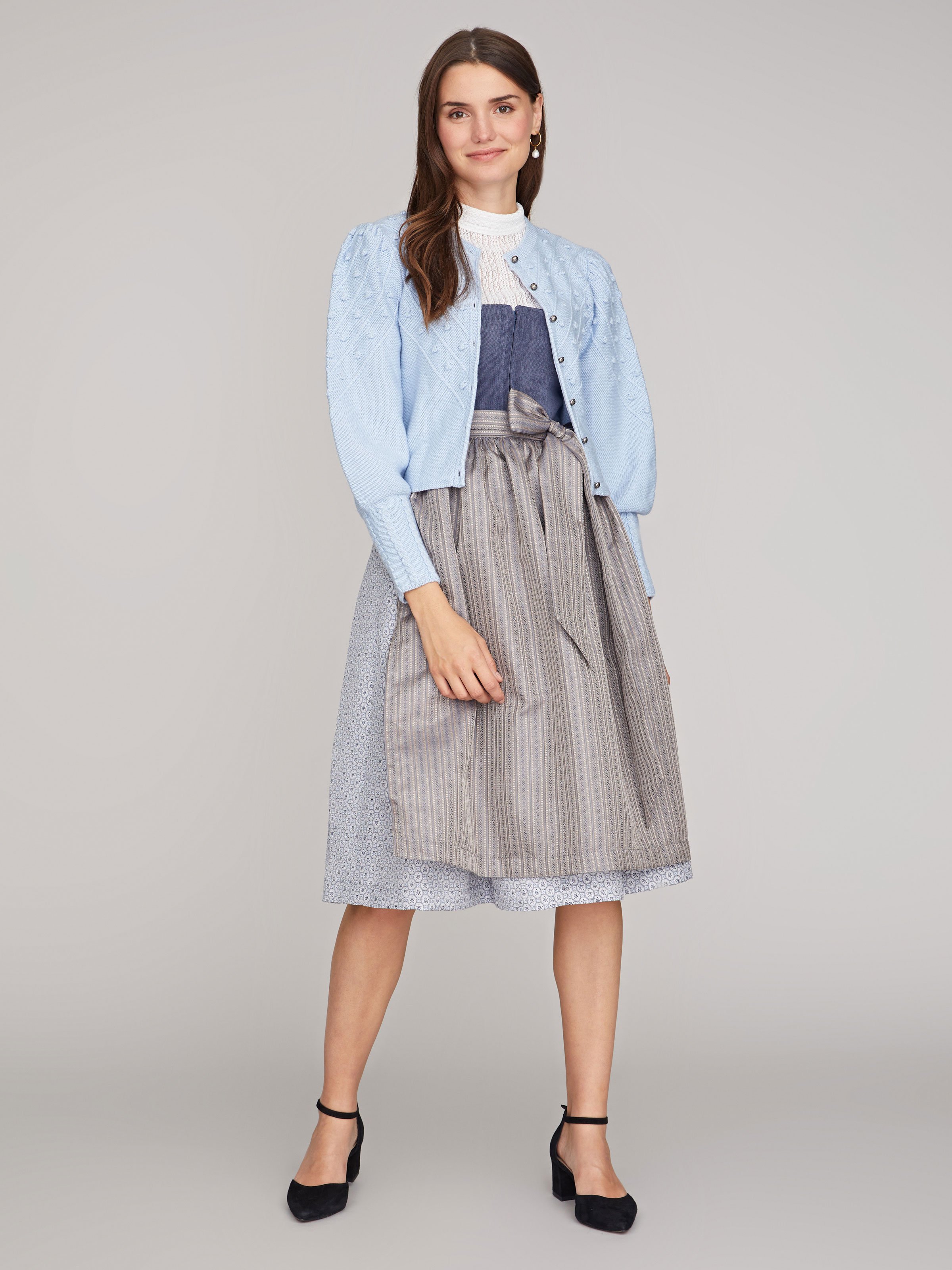 Blaues Dirndl mit Cord-Mieder Blaues Dirndl mit Cord-Mieder