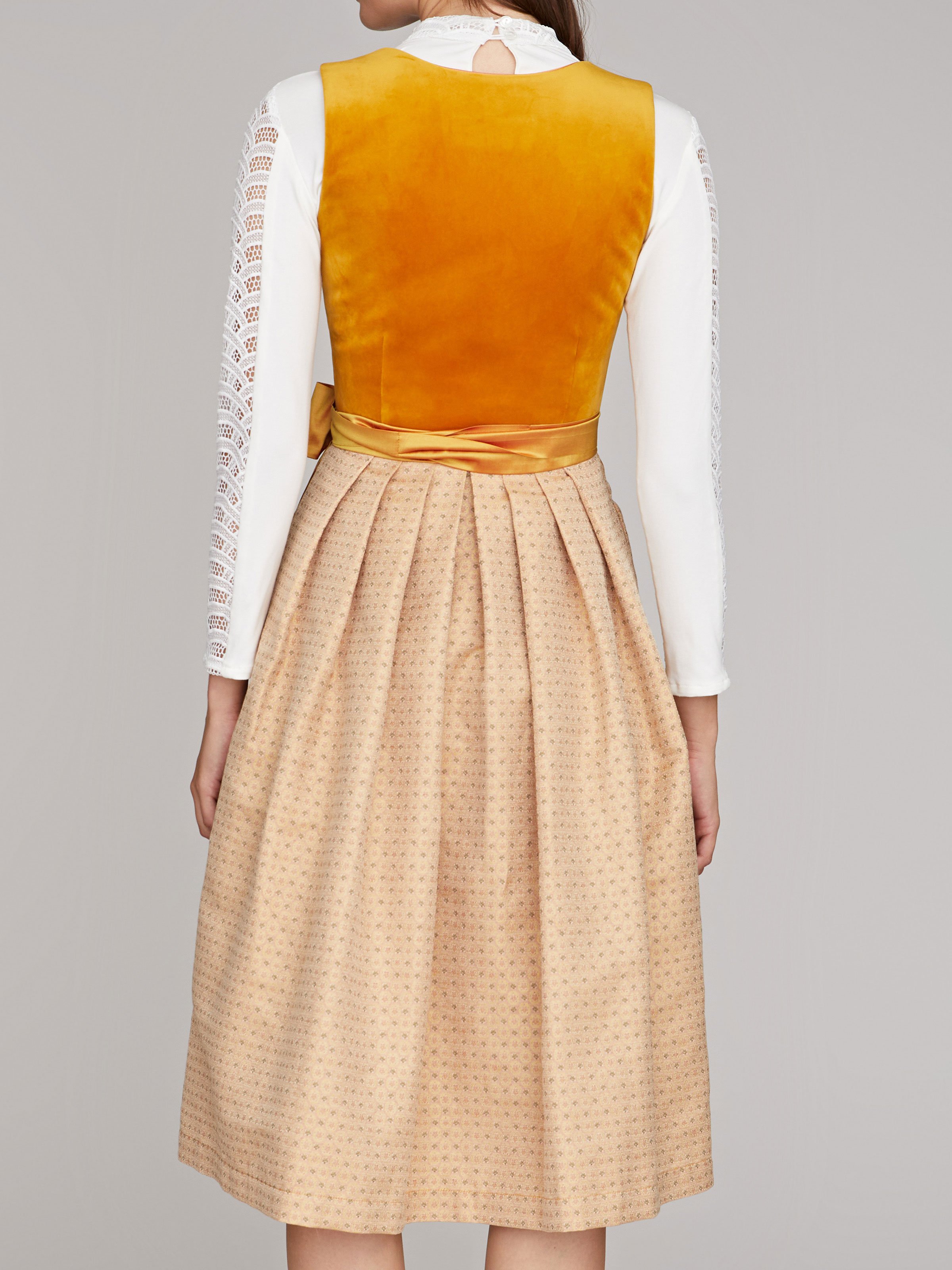 Goldenes Dirndl Goldenes Dirndl