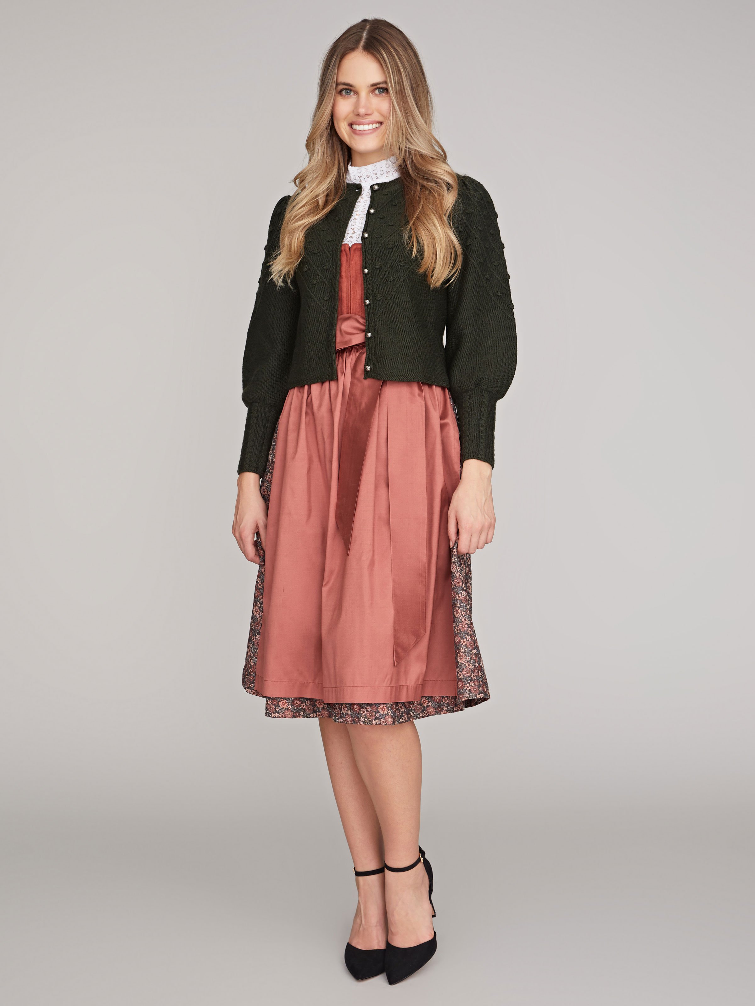 Kupfer-farbenes Dirndl mit Mieder aus Veloursleder-Optik Kupfer-farbenes Dirndl mit Mieder aus Veloursleder-Optik