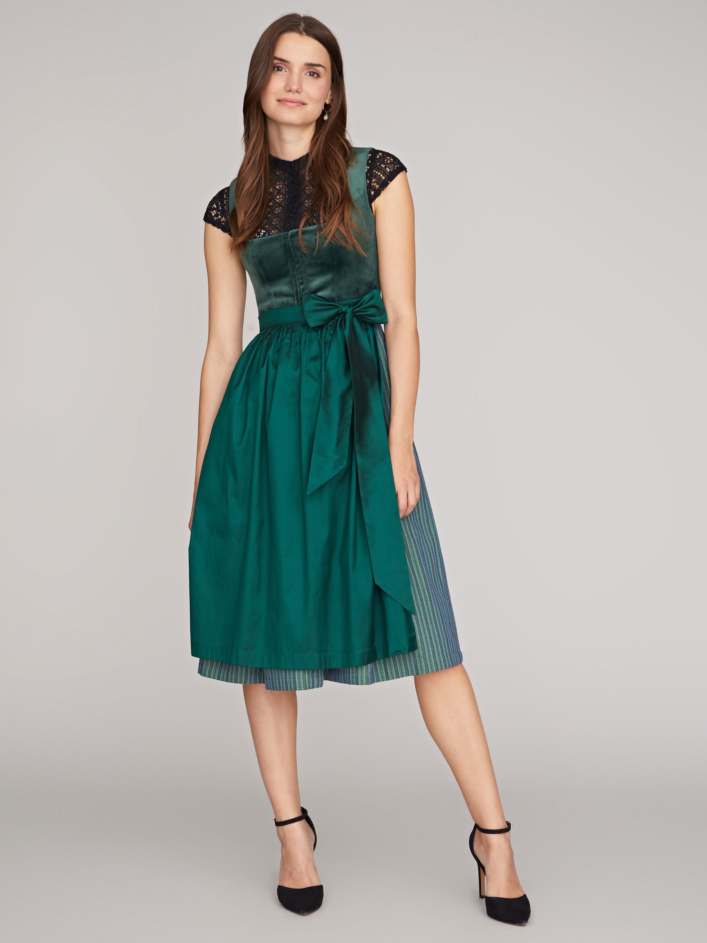 Dunkelgrünes Dirndl Dunkelgrünes Dirndl