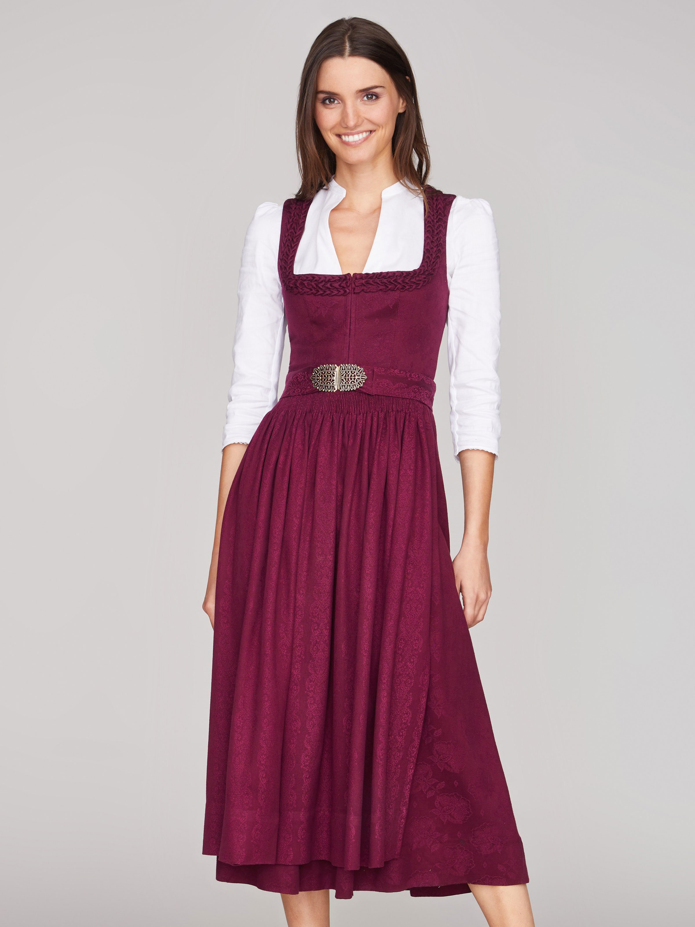 Trauben-farbenes Dirndl Trauben-farbenes Dirndl