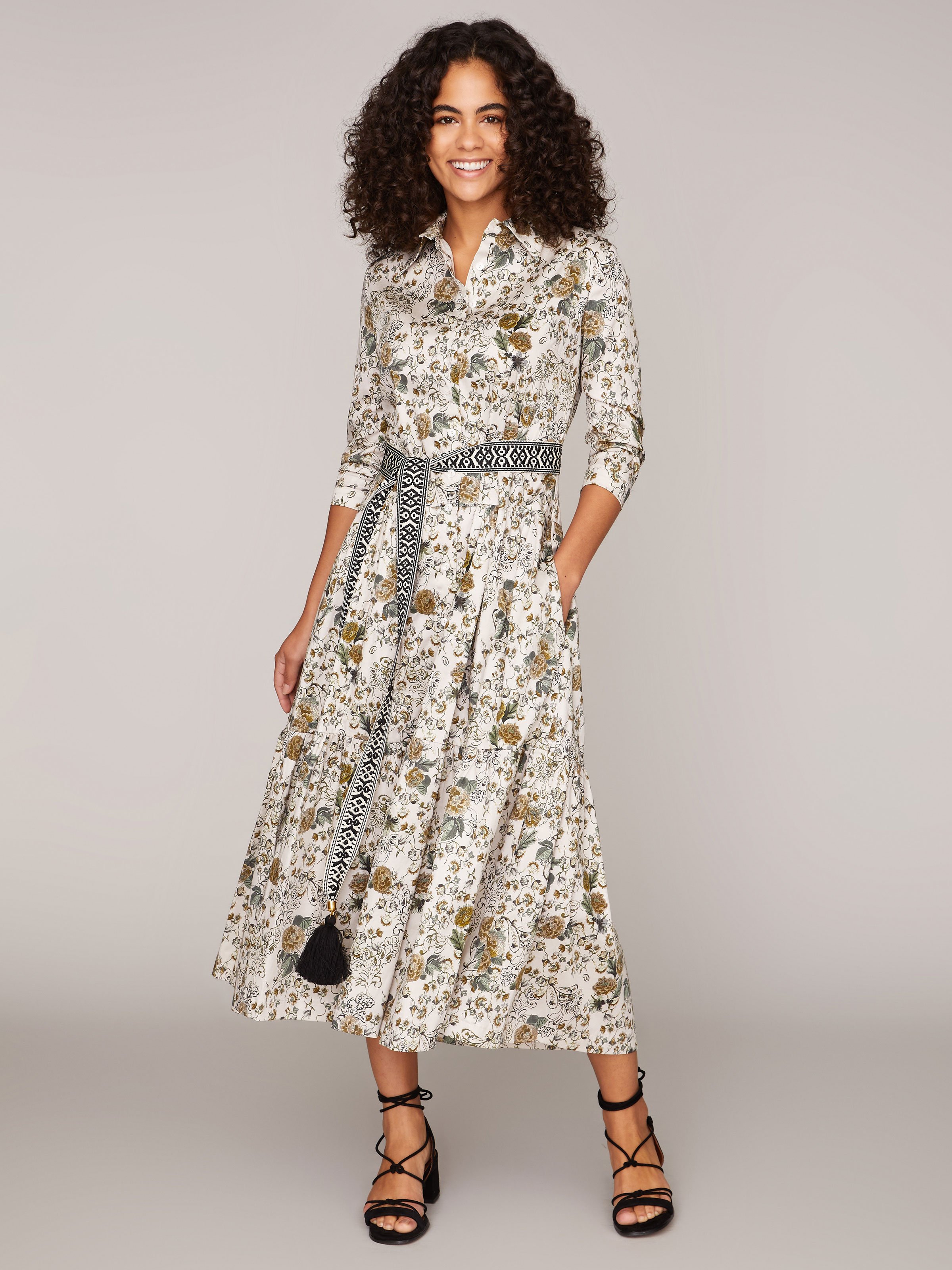 Geblümtes Kleid mit Taillengürtel Geblümtes Kleid mit Taillengürtel