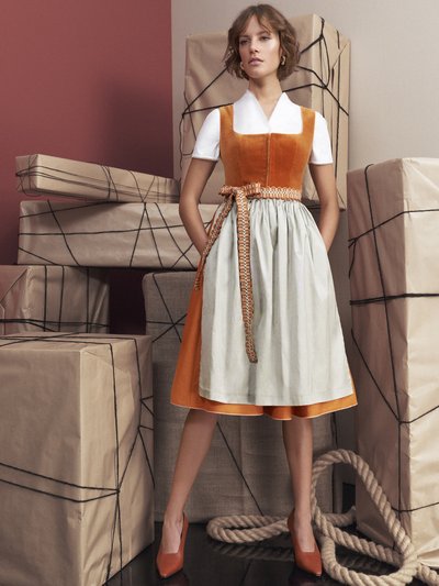 Samt-Dirndl in Orange